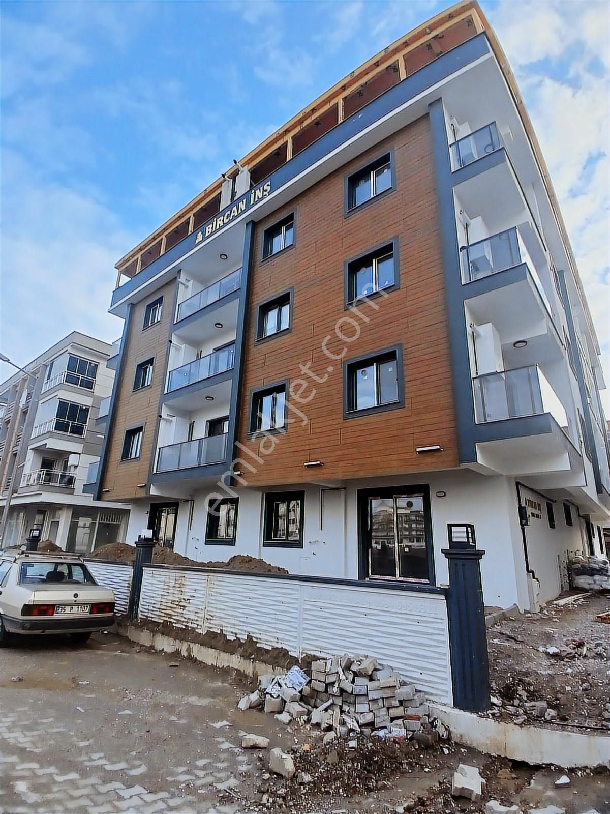 Bakırçay Üniversitesi Yürüme Mesafesinde 1+1 Yerden Isıtmalı