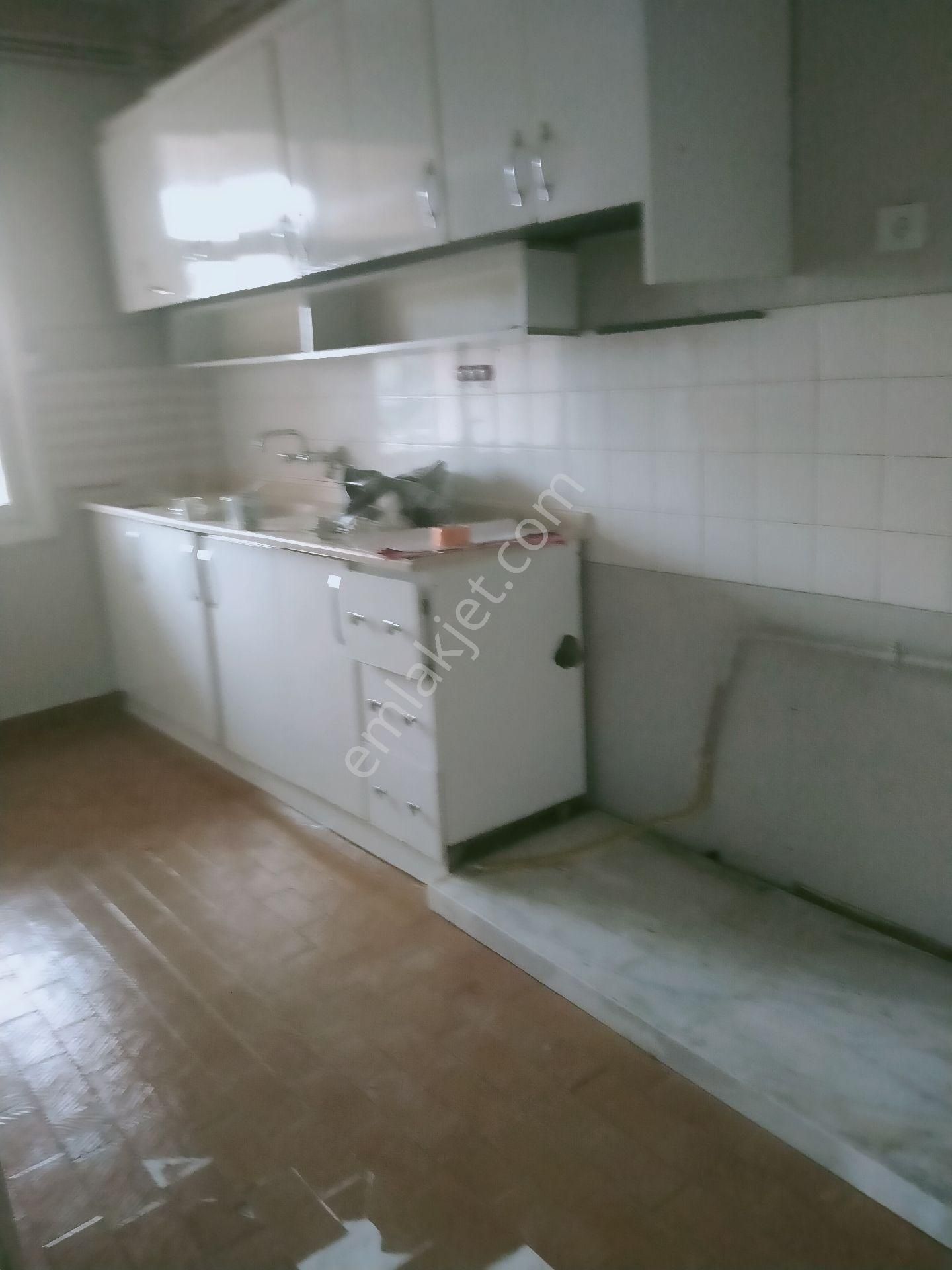 Malazgirt Mah 8/2si 2+1 Geniş Merkezi Isıtma Asansörlü - Görsel 17