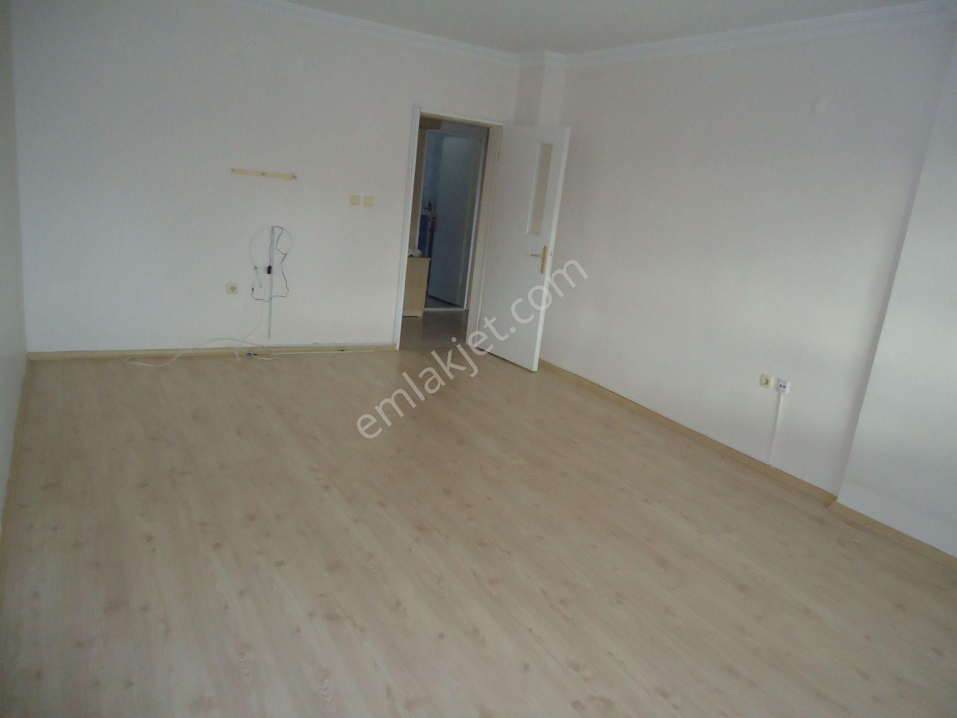 Krc'den Harman Mahallesinde Katta Kiralık 3+1 Daire - Görsel 9