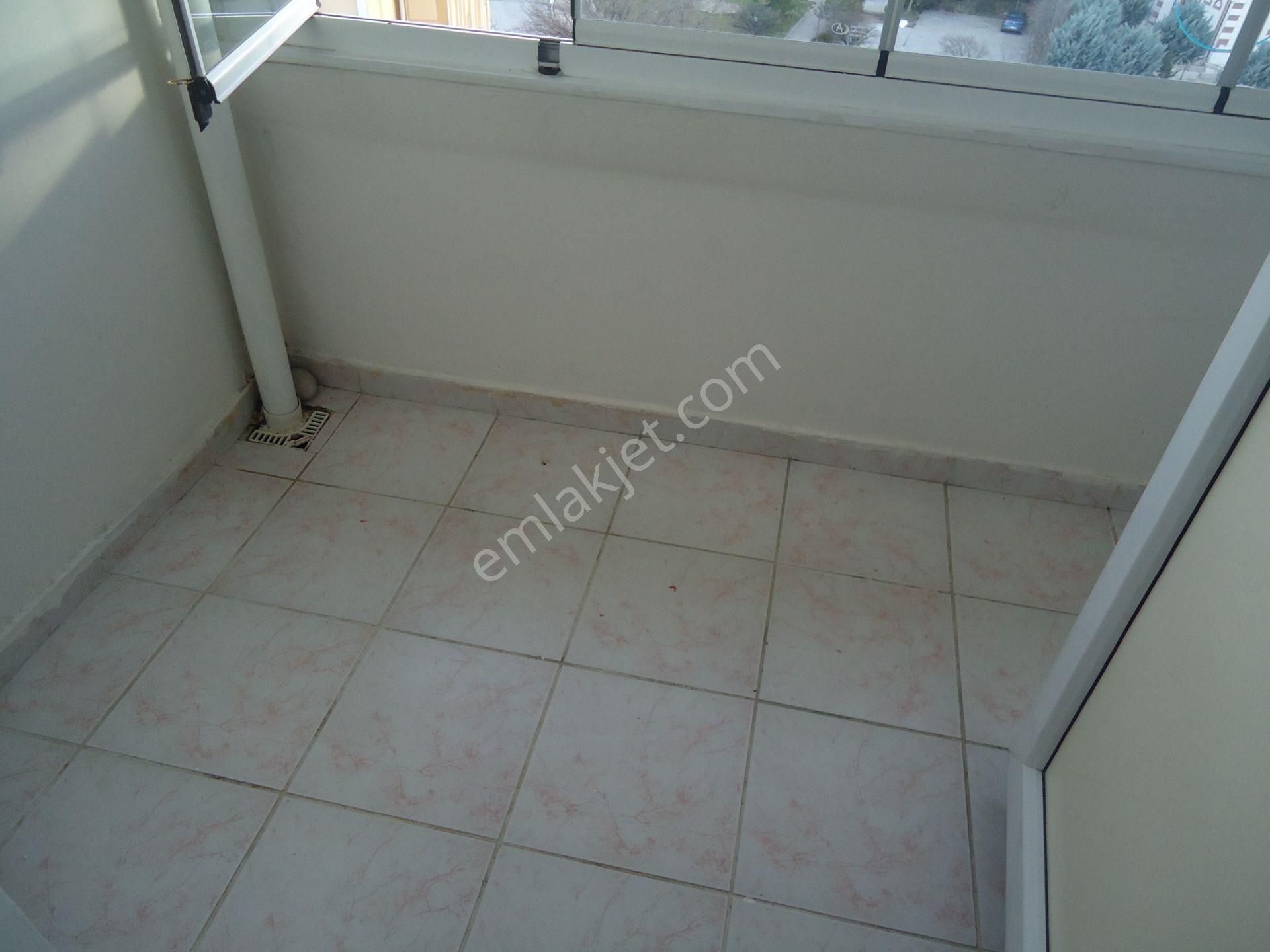 Krc'den Harman Mahallesinde Katta Kiralık 3+1 Daire - Görsel 18