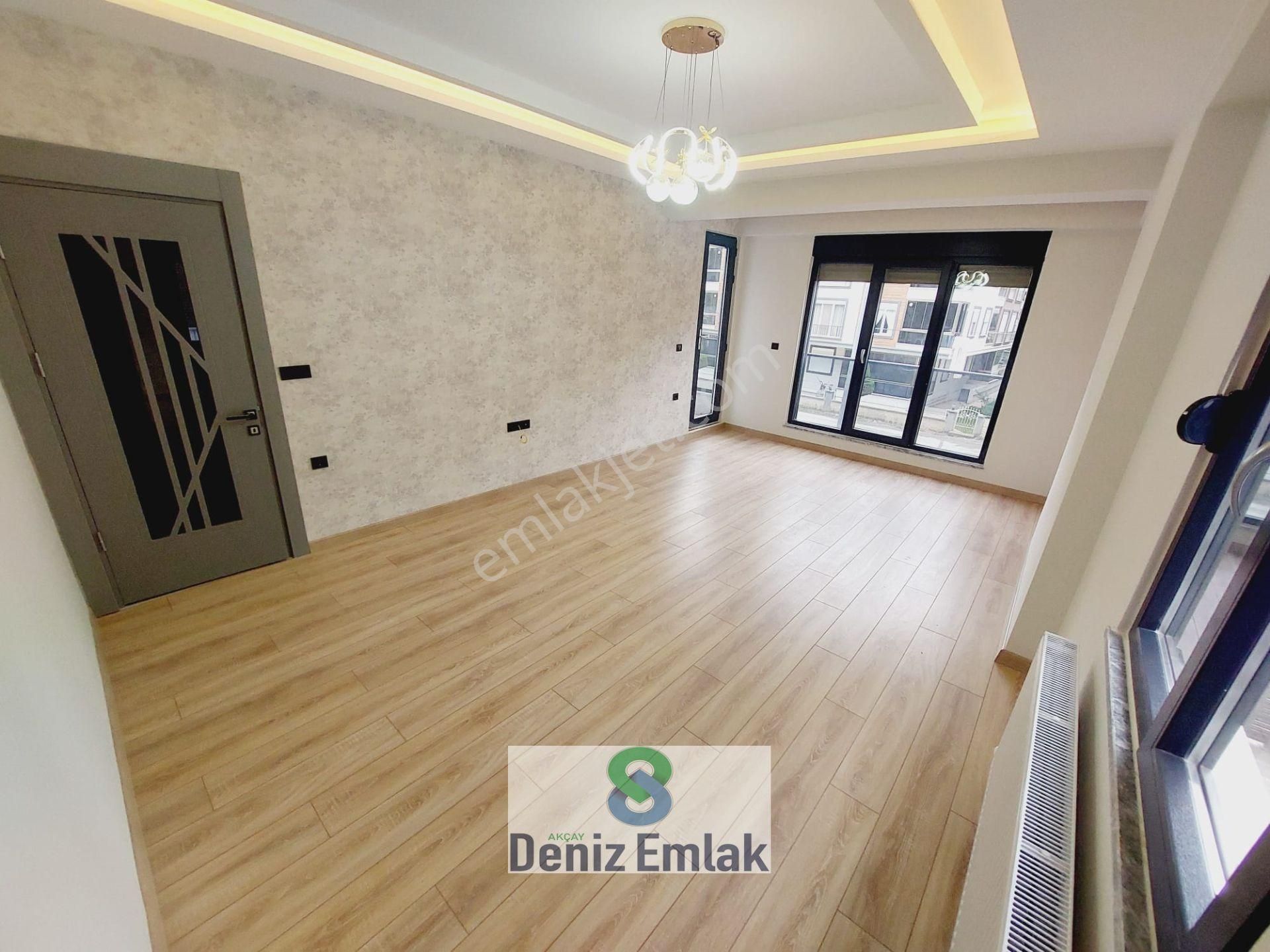Denizden Akçayda Öncephe Ebeveynli Lüks Satılık 2+1 Daire.