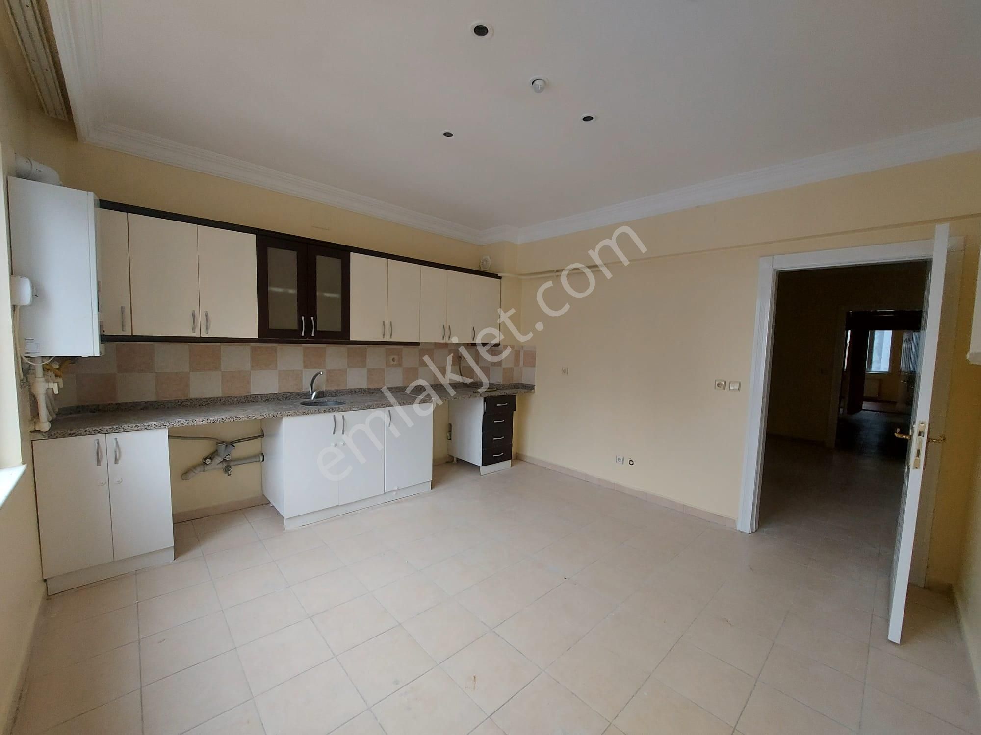 Şahintepe'de Toprak Emlaktan Satılık 3+1 Daire Geniş Ferah Daire