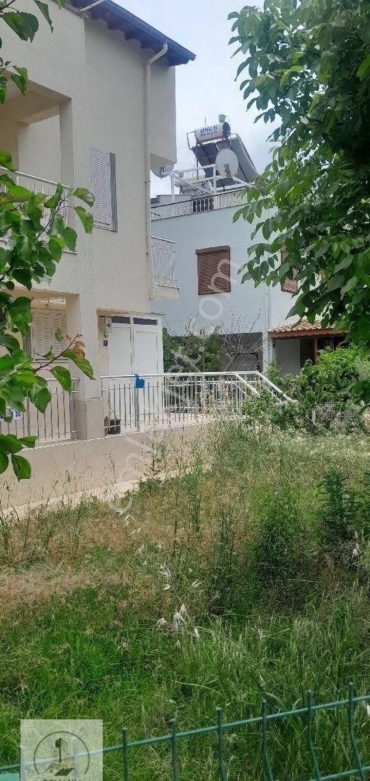 Satılık Davutlar Mevkisinde Villa.