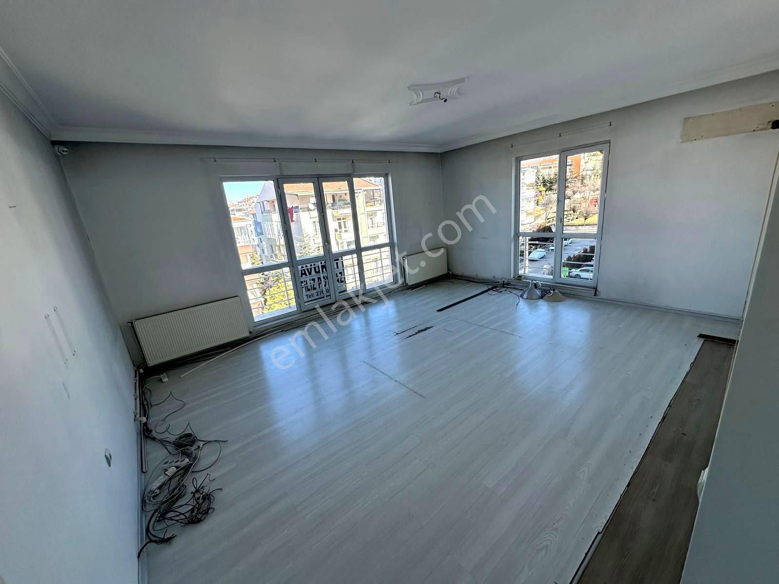 Emre Emlak'tan Selçukluda Site İçi 3+1 Arakat Masrafsız Satılık Daire - Görsel 18