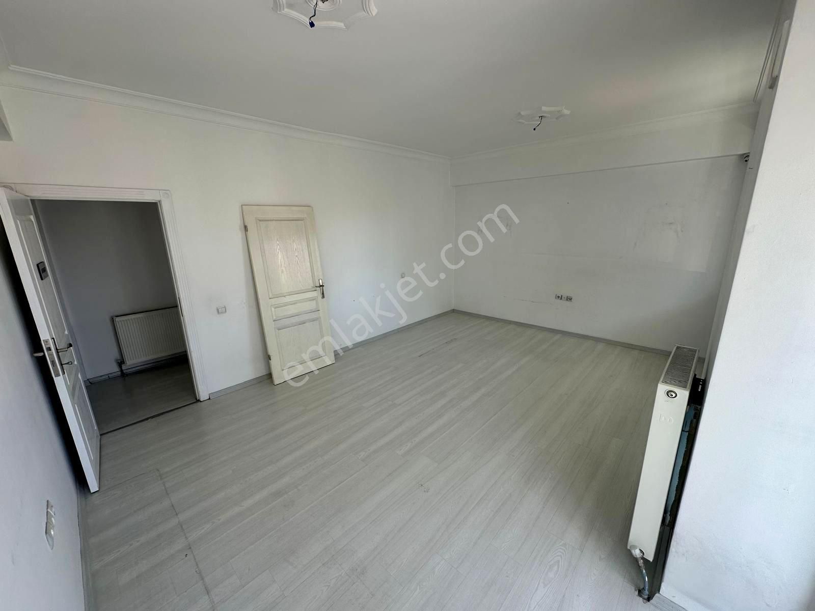 Emre Emlak'tan Selçukluda Site İçi 3+1 Arakat Masrafsız Satılık Daire - Görsel 8