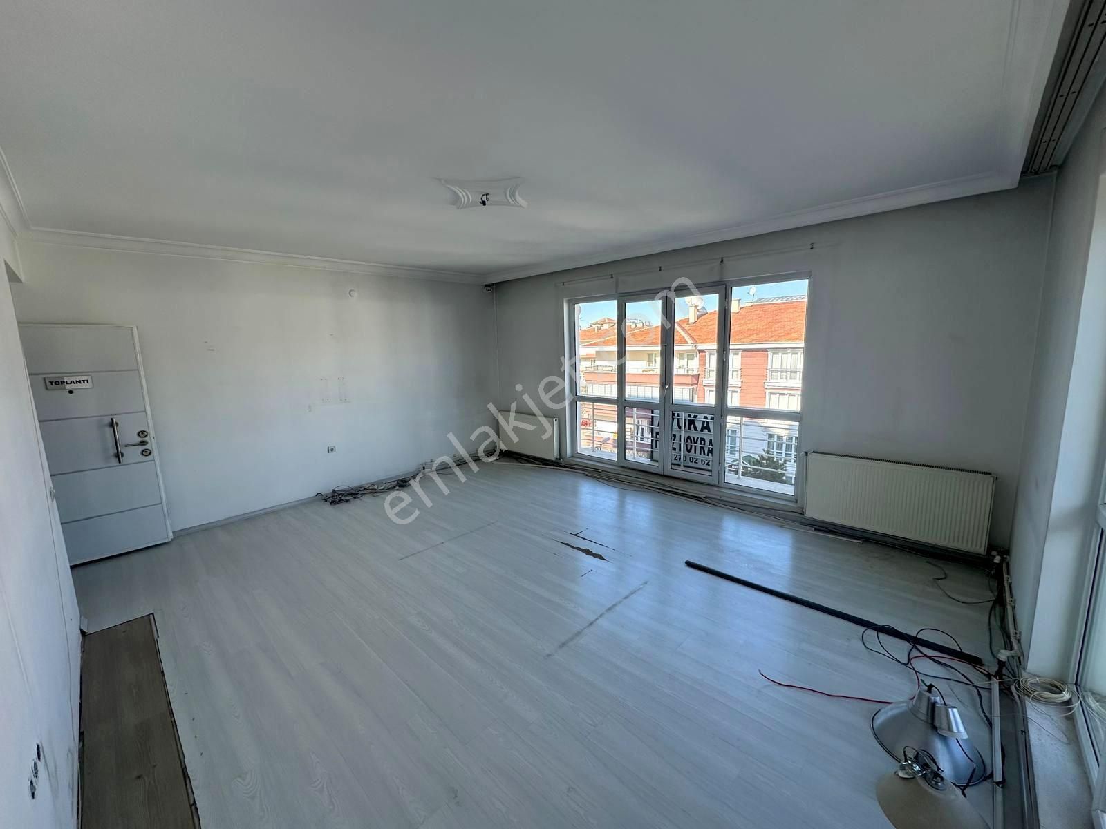 Emre Emlak'tan Selçukluda Site İçi 3+1 Arakat Masrafsız Satılık Daire - Görsel 9
