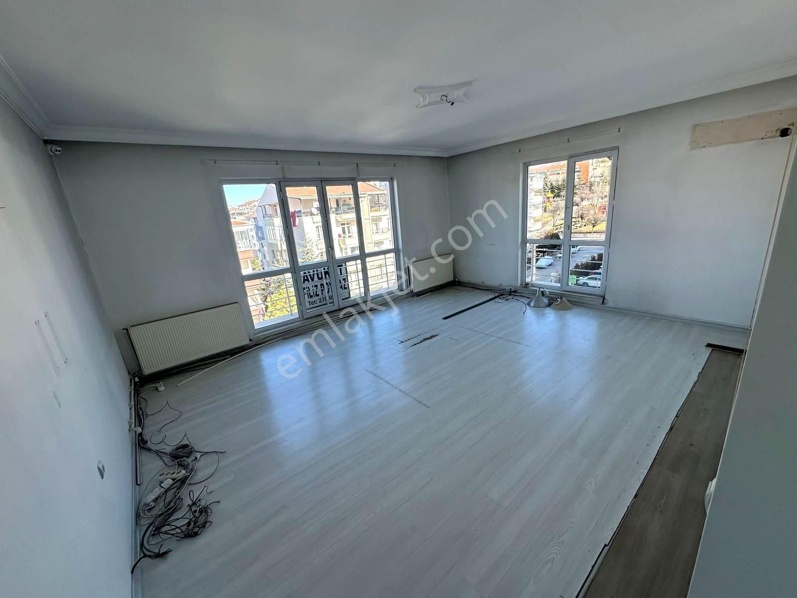 Emre Emlak'tan Selçukluda Site İçi 3+1 Arakat Masrafsız Satılık Daire - Görsel 24