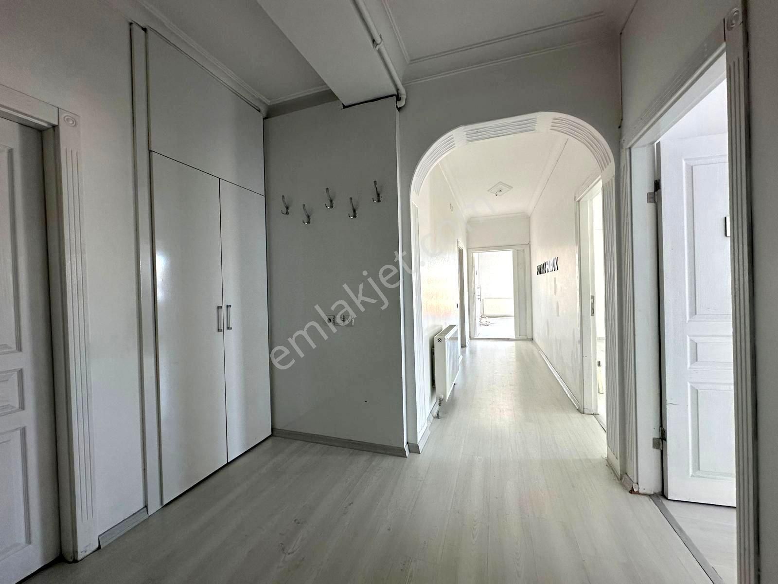 Emre Emlak'tan Selçukluda Site İçi 3+1 Arakat Masrafsız Satılık Daire - Görsel 21
