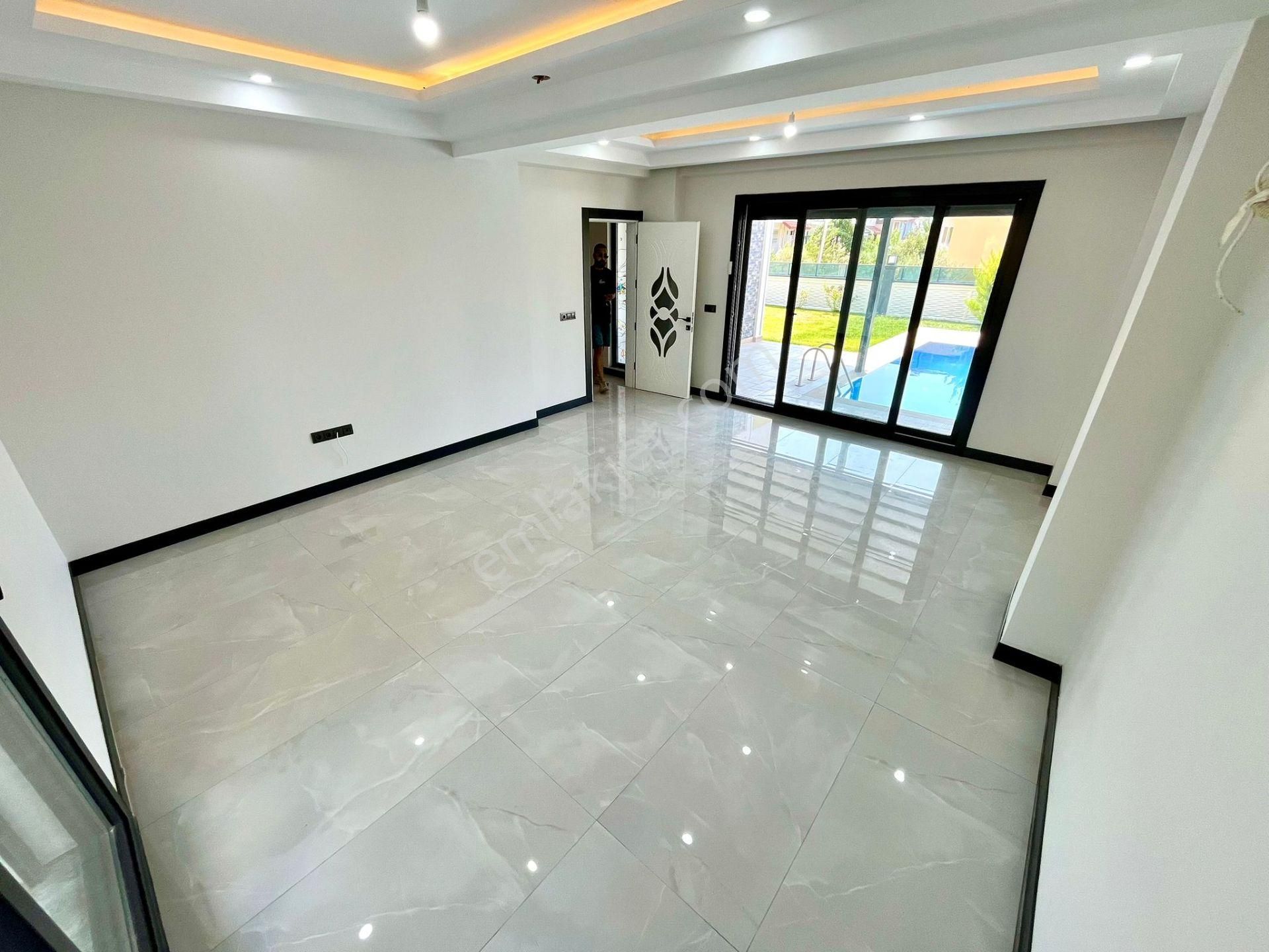 Yükselden Havuzlu Kapalı Otopark Ayrı Mutfak Kusursuz 5+1 Villa - Görsel 26