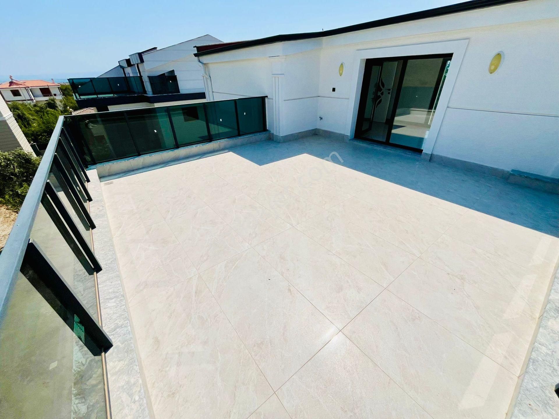 Yükselden Havuzlu Kapalı Otopark Ayrı Mutfak Kusursuz 5+1 Villa - Görsel 7