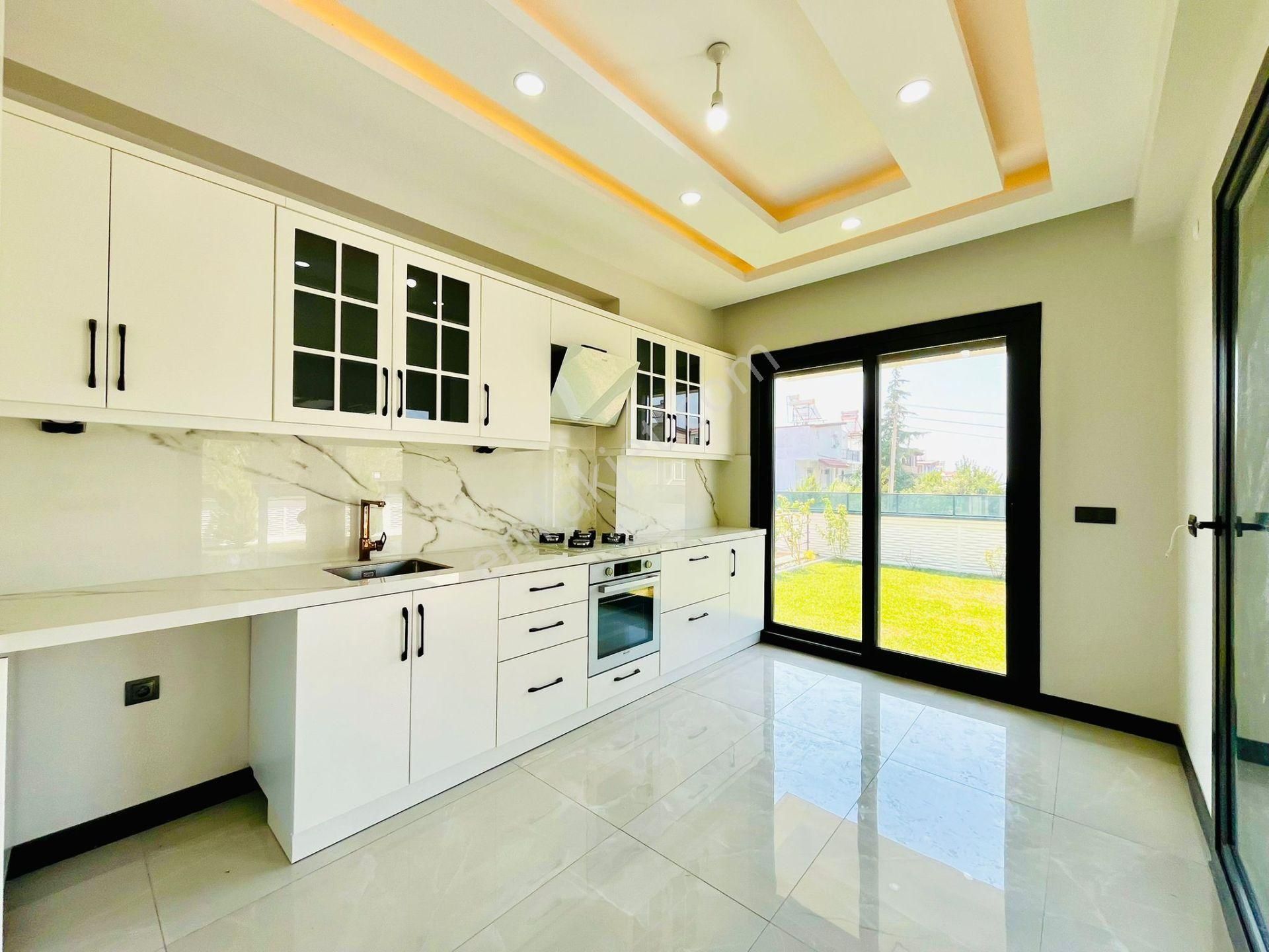 Yükselden Havuzlu Kapalı Otopark Ayrı Mutfak Kusursuz 5+1 Villa - Görsel 31