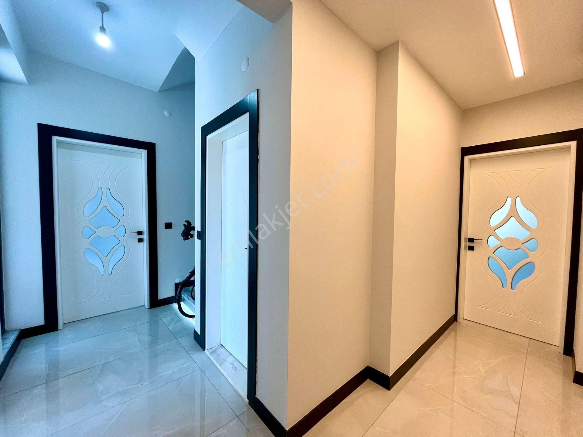 Yükselden Havuzlu Kapalı Otopark Ayrı Mutfak Kusursuz 5+1 Villa - Görsel 21