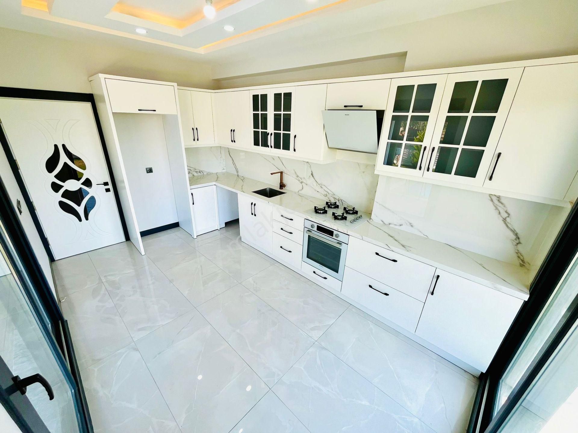 Yükselden Havuzlu Kapalı Otopark Ayrı Mutfak Kusursuz 5+1 Villa - Görsel 33