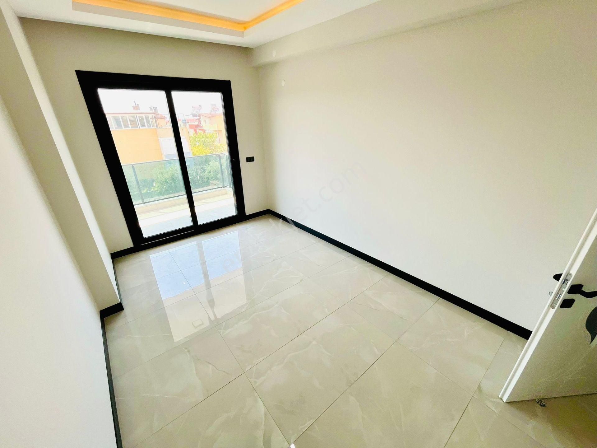 Yükselden Havuzlu Kapalı Otopark Ayrı Mutfak Kusursuz 5+1 Villa - Görsel 19