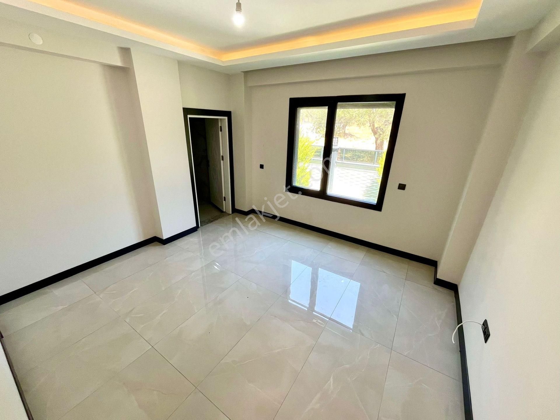 Yükselden Havuzlu Kapalı Otopark Ayrı Mutfak Kusursuz 5+1 Villa - Görsel 24