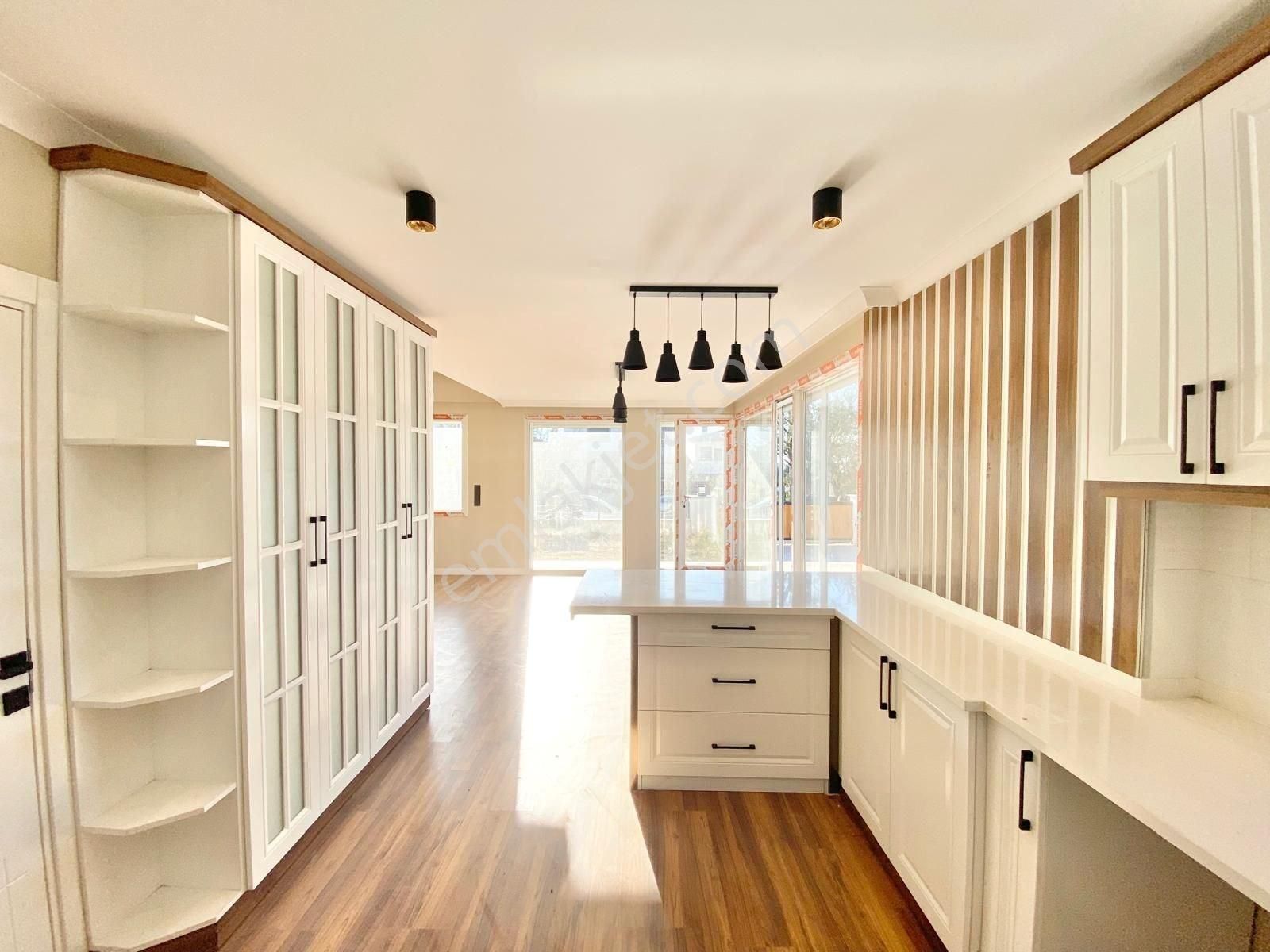 Yükselden Müstakil Deniz Manzaralı 420 M2 Arsa İçinde Villa - Görsel 7