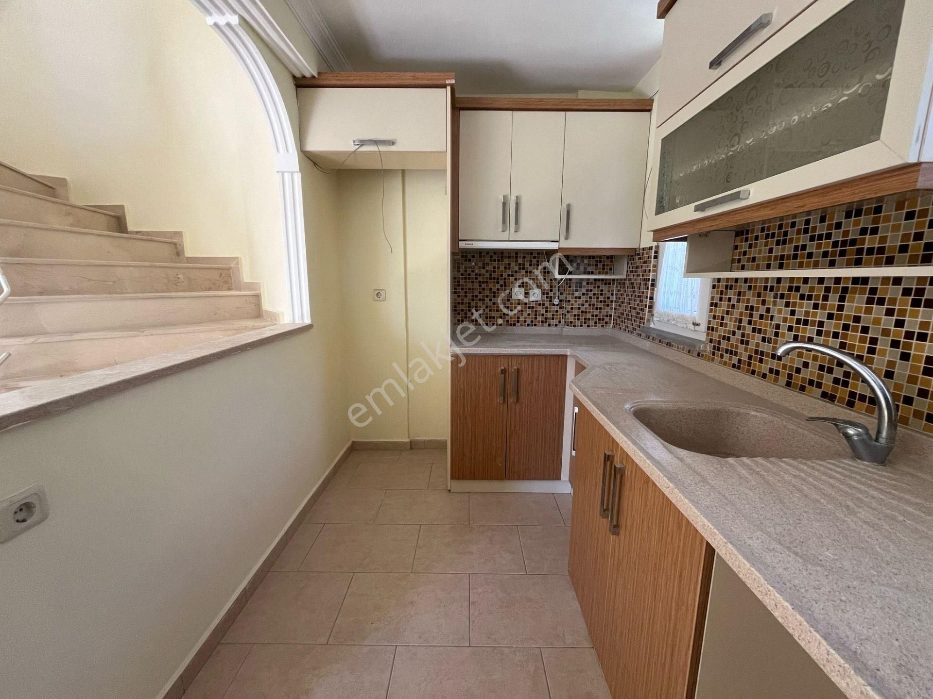 Yükselden Gürede Denize Yakın Havuzlu Geniş M2'li Şık 5+1 Villa - Görsel 11