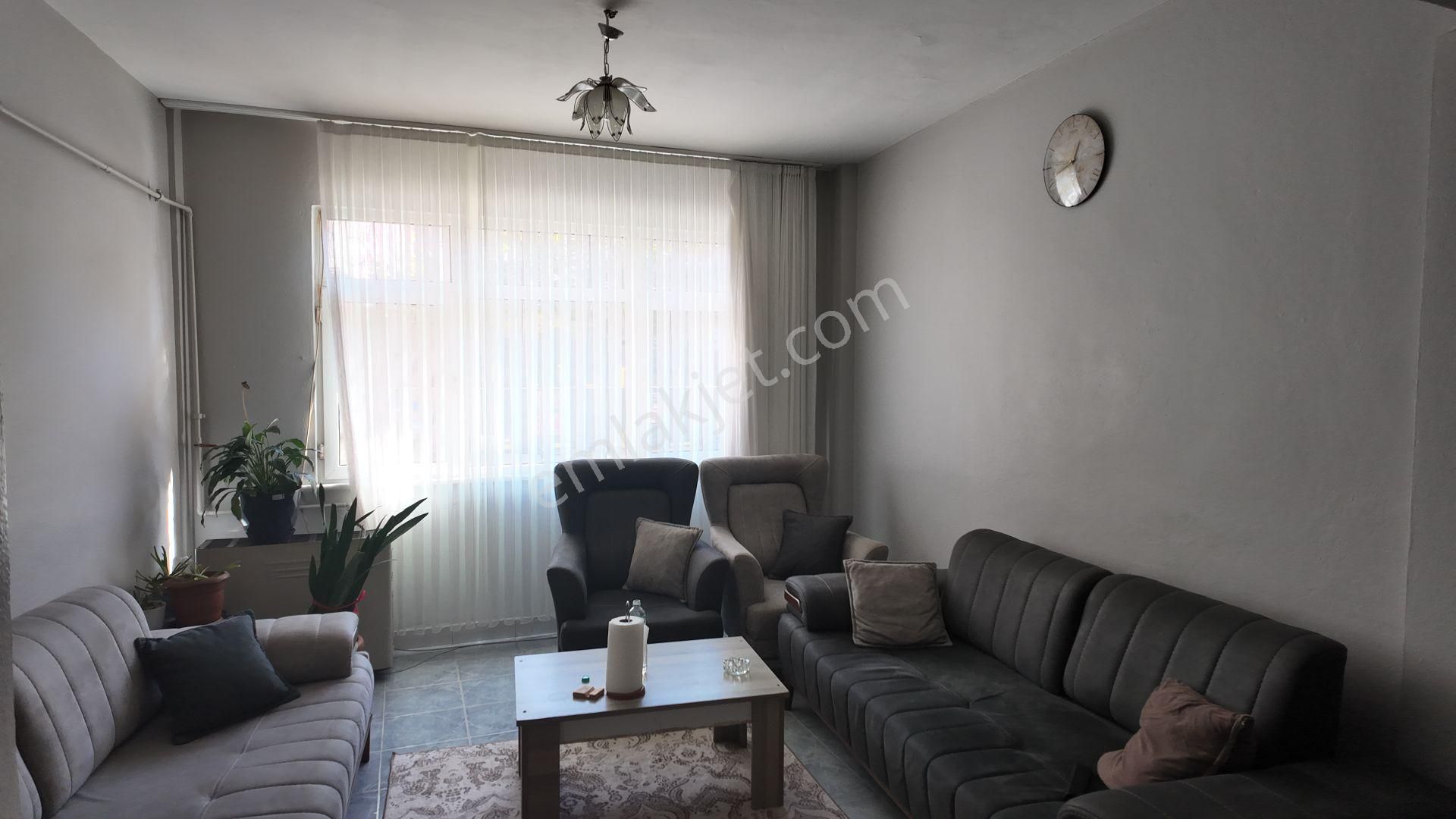 101 M2 Satılık Komple Bina 4 Kat + Çatı İmar Bitişik Nizam - Görsel 3