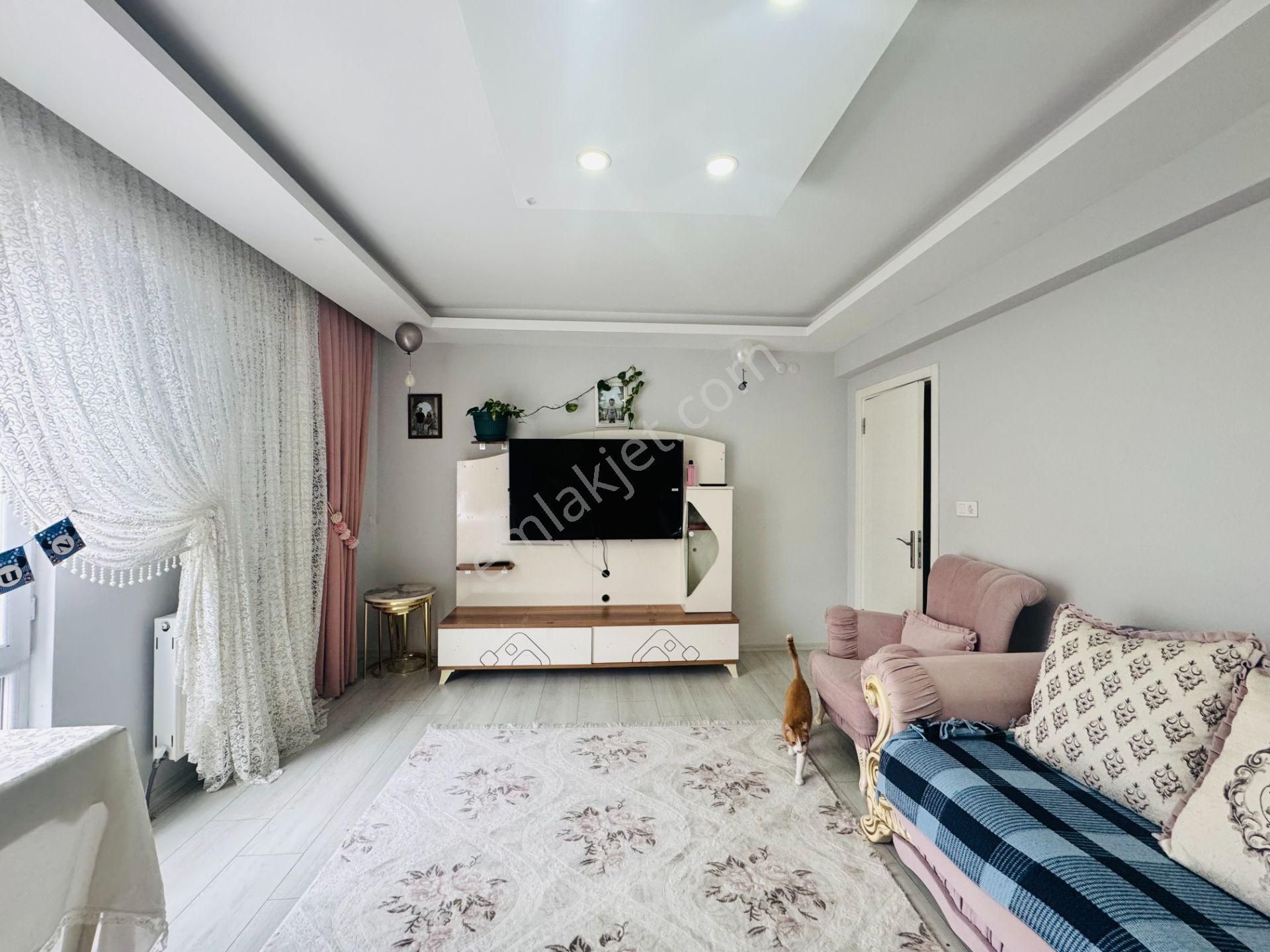 Güven'den Kapalı'da İskanlı Kombili K.otoparklı Geniş 3+1 Daire - Görsel 5