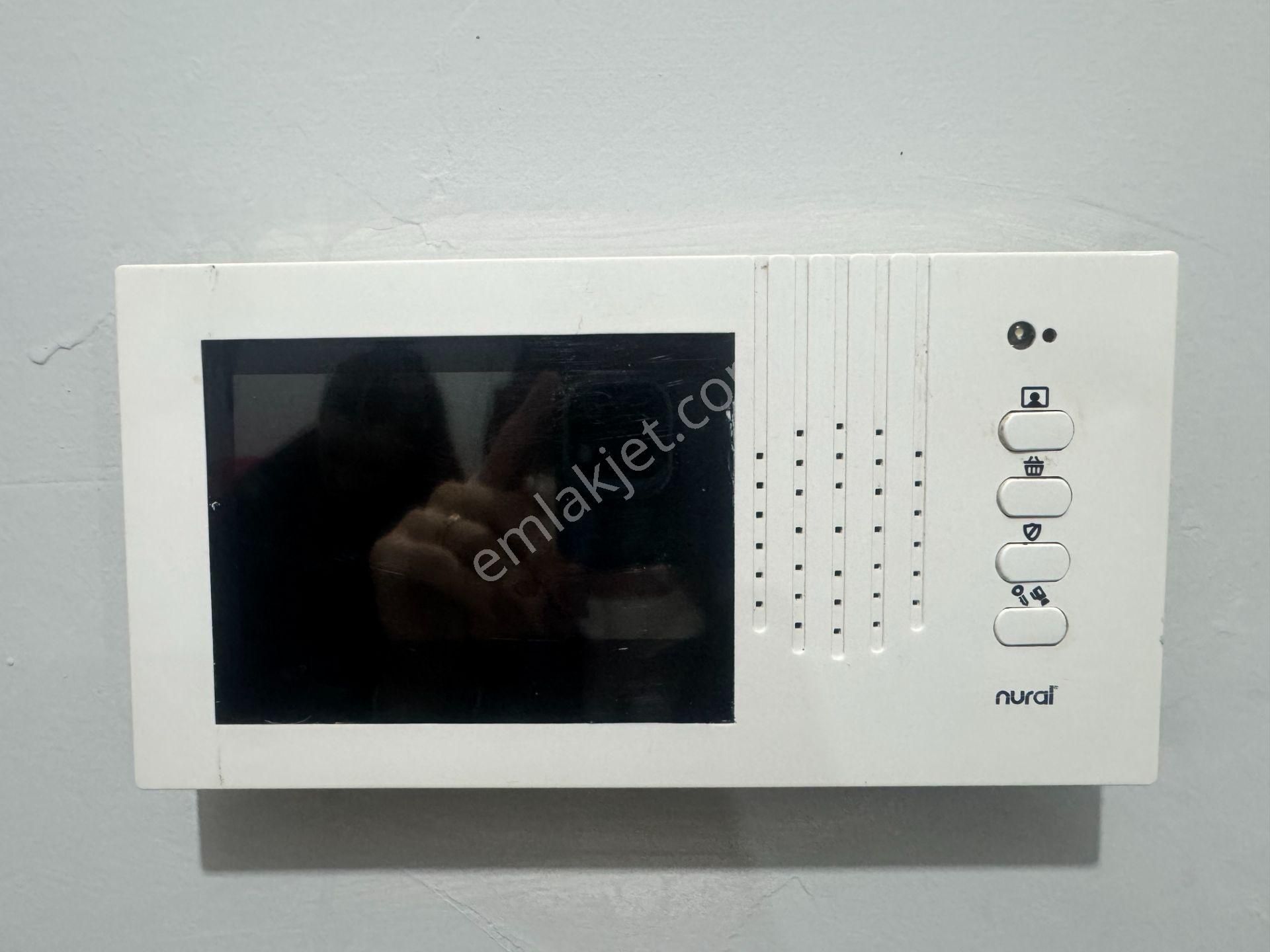 Güven'den Kapalı'da İskanlı Kombili K.otoparklı Geniş 3+1 Daire - Görsel 32