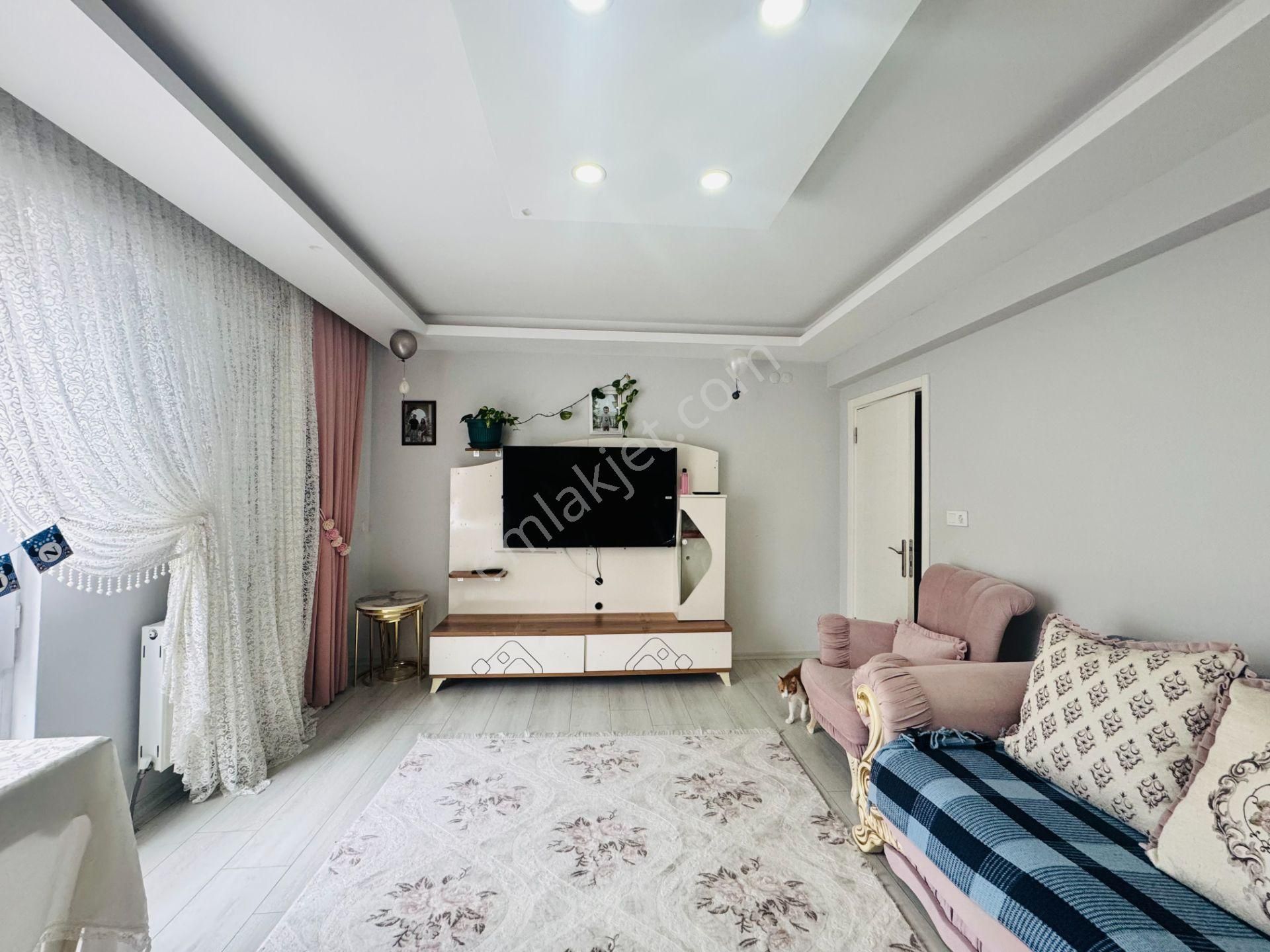 Güven'den Kapalı'da İskanlı Kombili K.otoparklı Geniş 3+1 Daire - Görsel 2