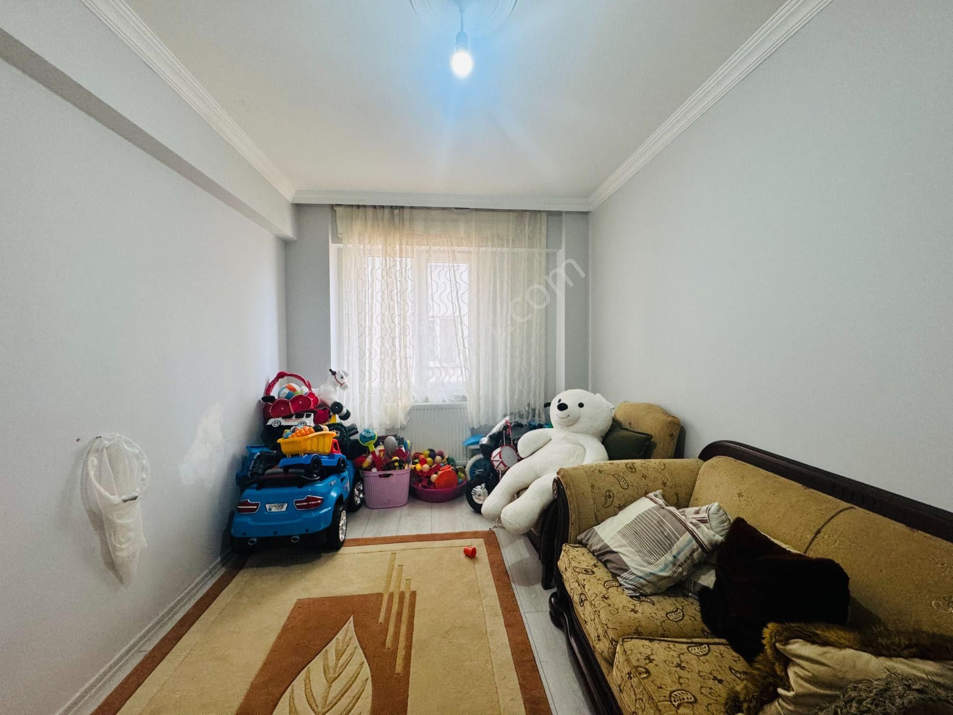 Güven'den Kapalı'da İskanlı Kombili K.otoparklı Geniş 3+1 Daire - Görsel 23