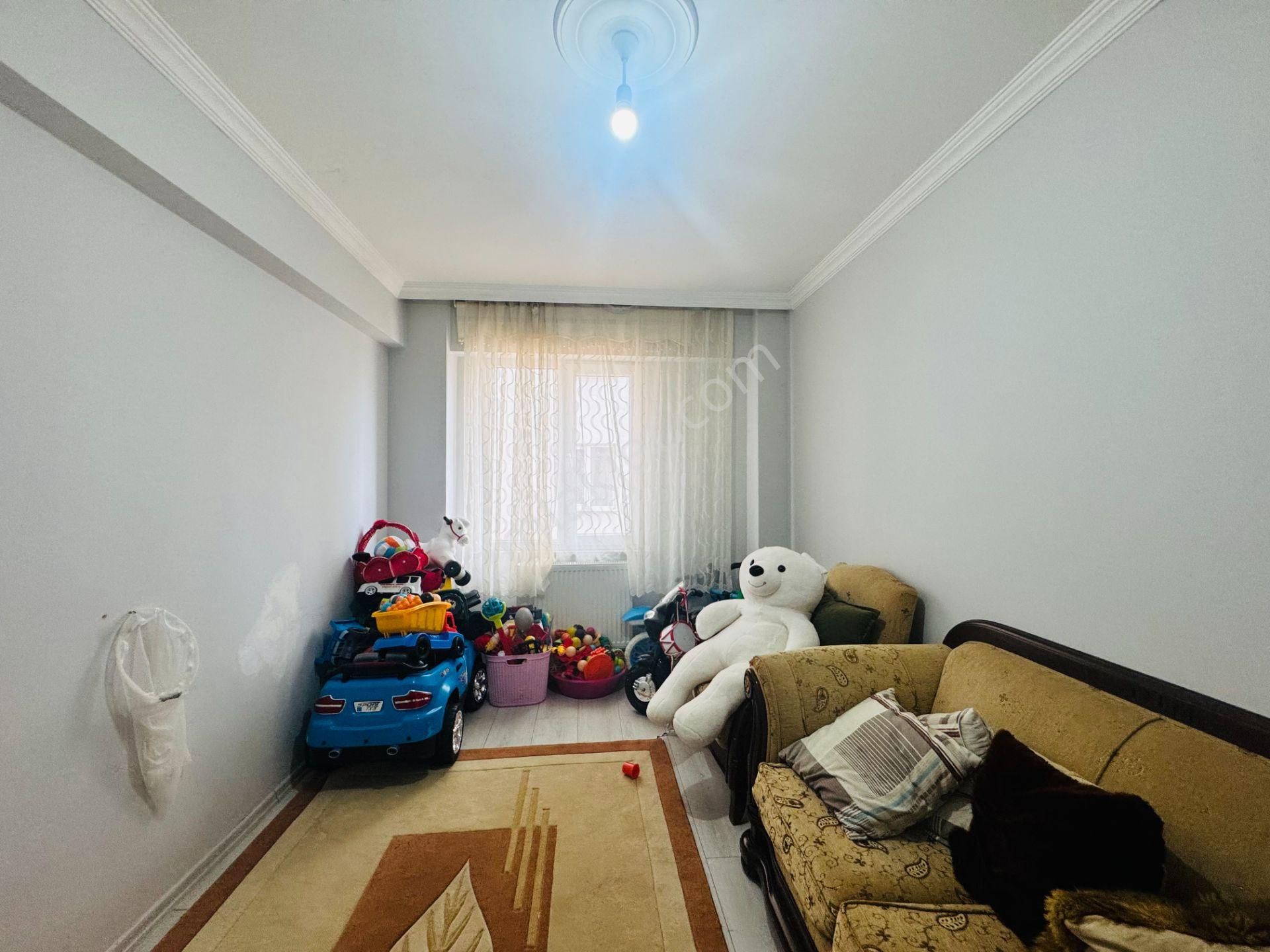 Güven'den Kapalı'da İskanlı Kombili K.otoparklı Geniş 3+1 Daire - Görsel 21