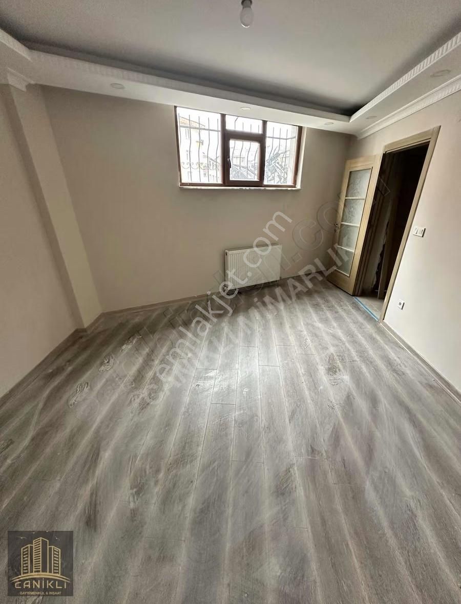 Eyüp Rami Cuma Mah Ayten Sok. 2+1 Bahçe Katı Satılık Daire - Görsel 3