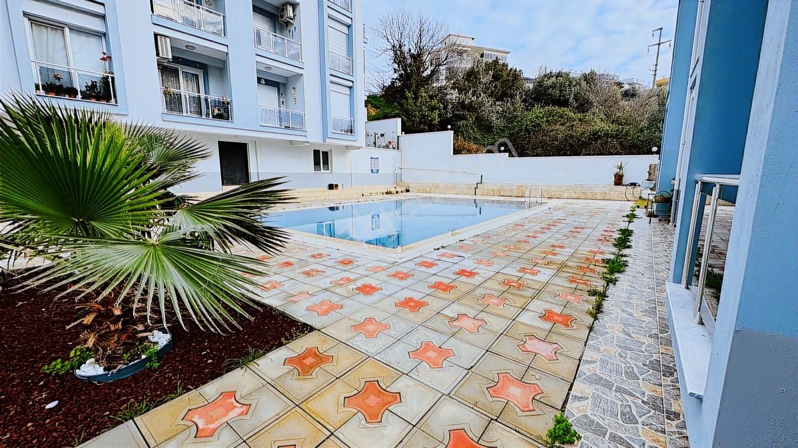 Yenifoça'da Havuzlu Site İçerisinde Kiralık 2+1 Eşyalı Daire - Görsel 25