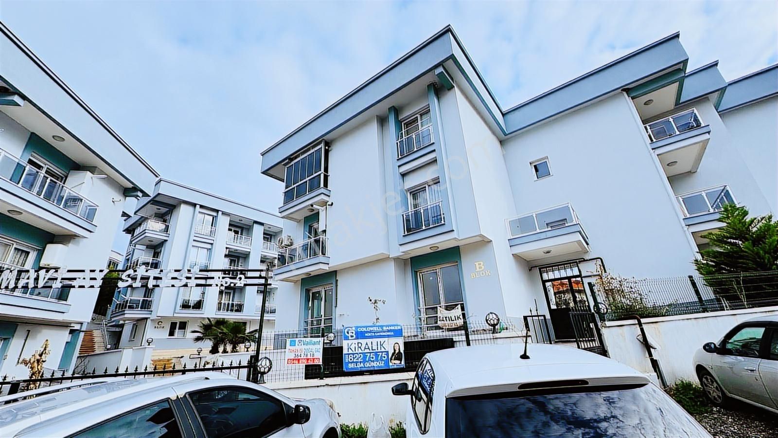 Yenifoça'da Havuzlu Site İçerisinde Kiralık 2+1 Eşyalı Daire - Görsel 18