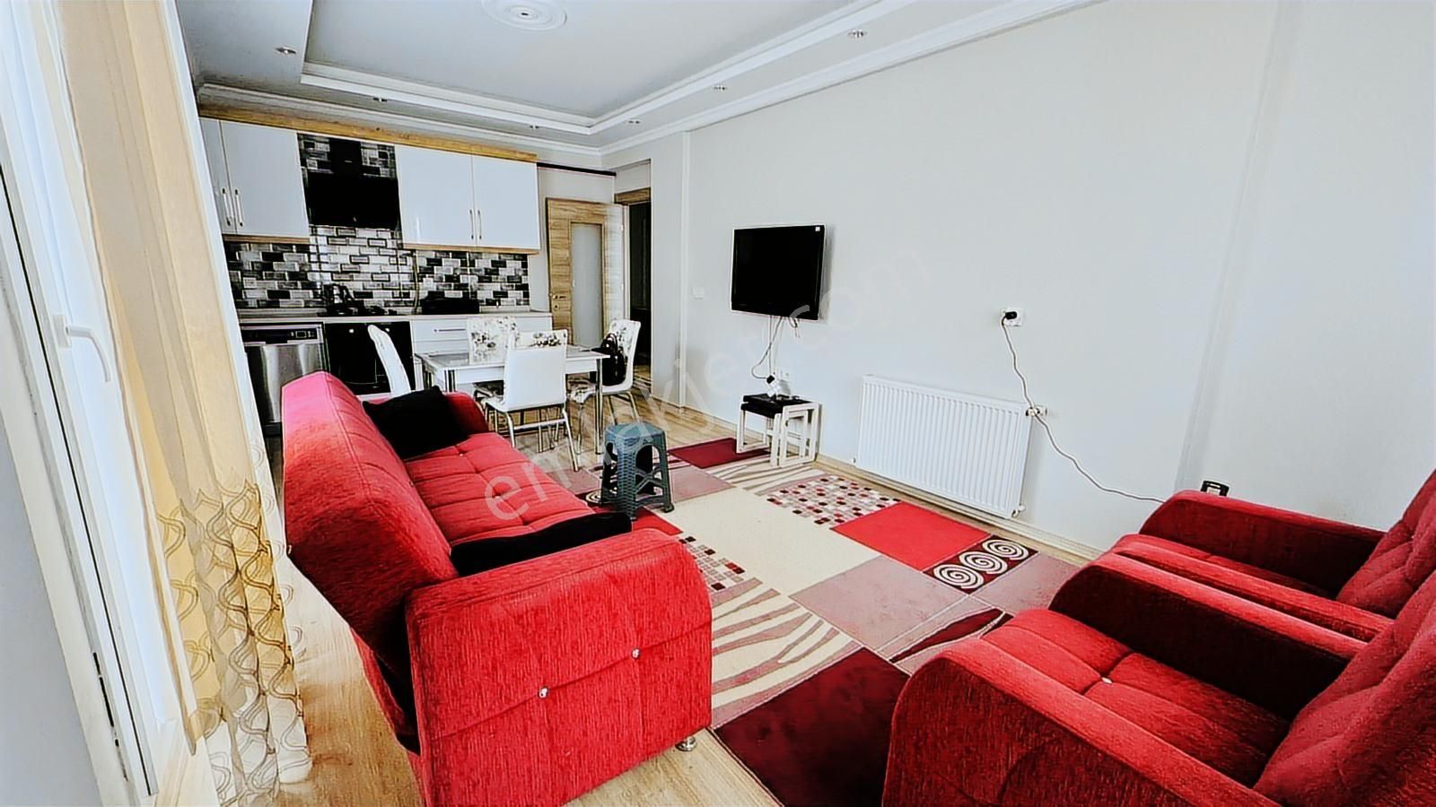 Yenifoça'da Havuzlu Site İçerisinde Kiralık 2+1 Eşyalı Daire - Görsel 2