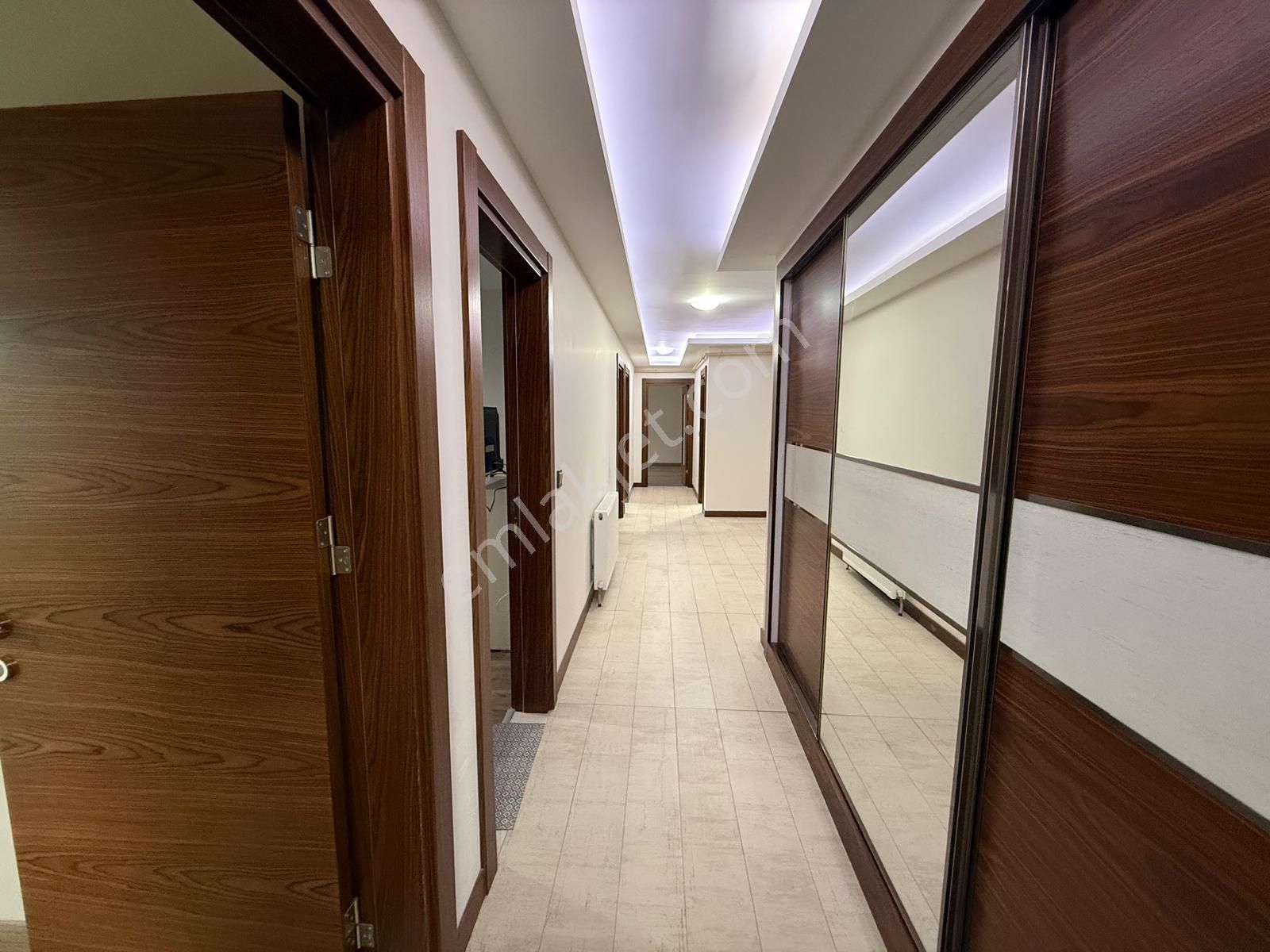 Delux'den Güvenlikli Sitede Deniz Yakını Satılık Geniş 3+1 Daire - Görsel 18