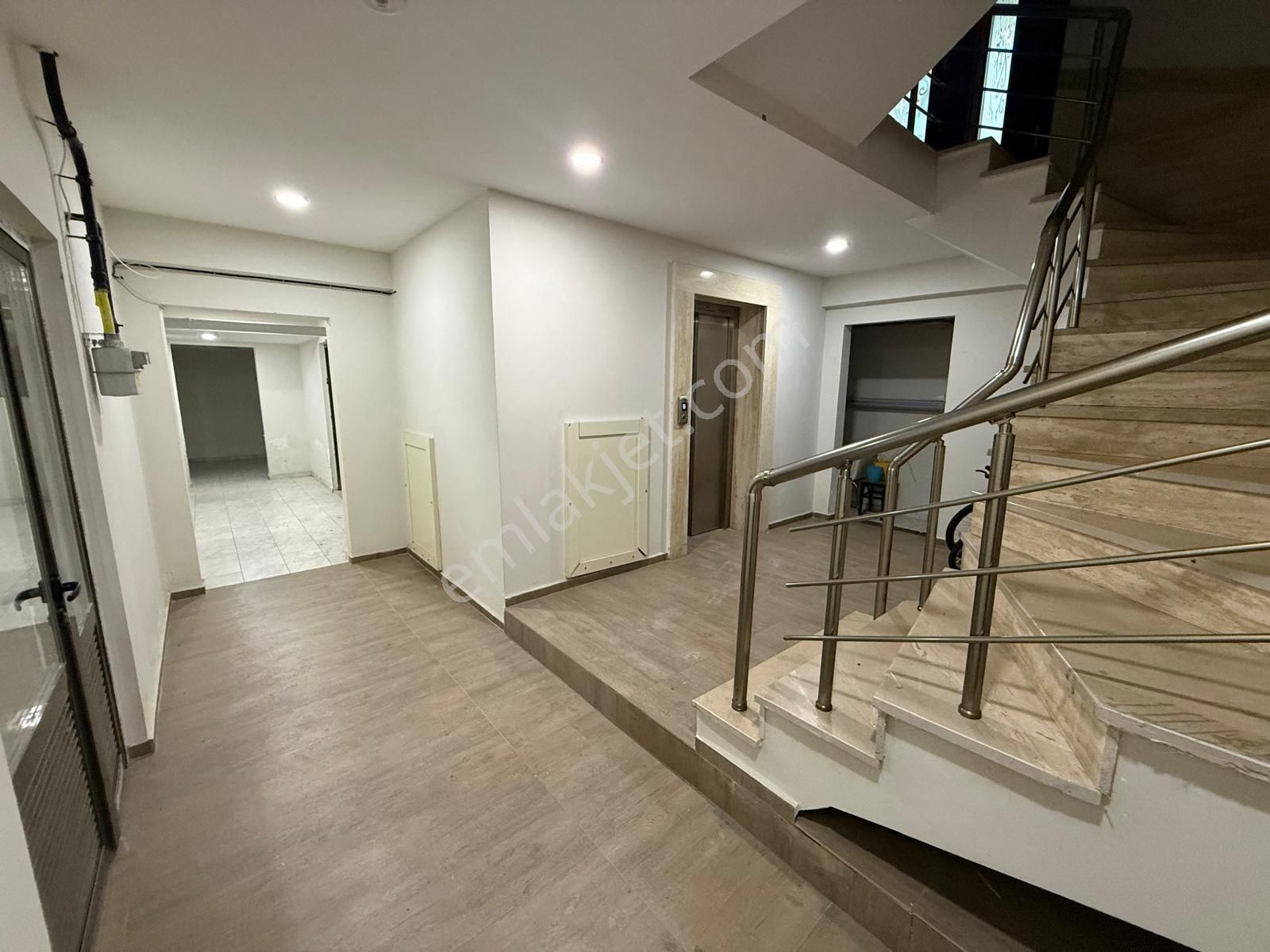 Delux'den Güvenlikli Sitede Deniz Yakını Satılık Geniş 3+1 Daire - Görsel 24