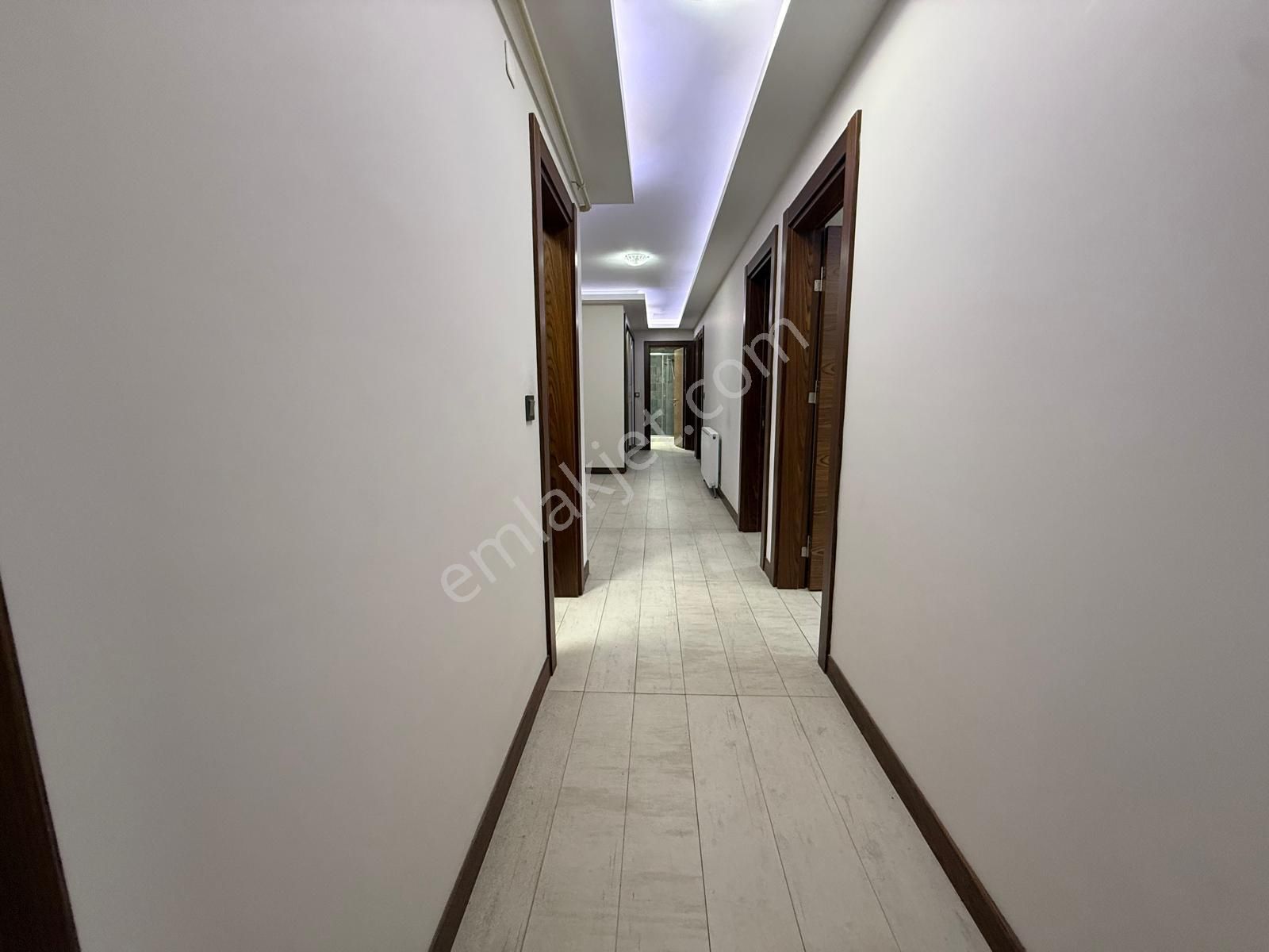 Delux'den Güvenlikli Sitede Deniz Yakını Satılık Geniş 3+1 Daire - Görsel 9