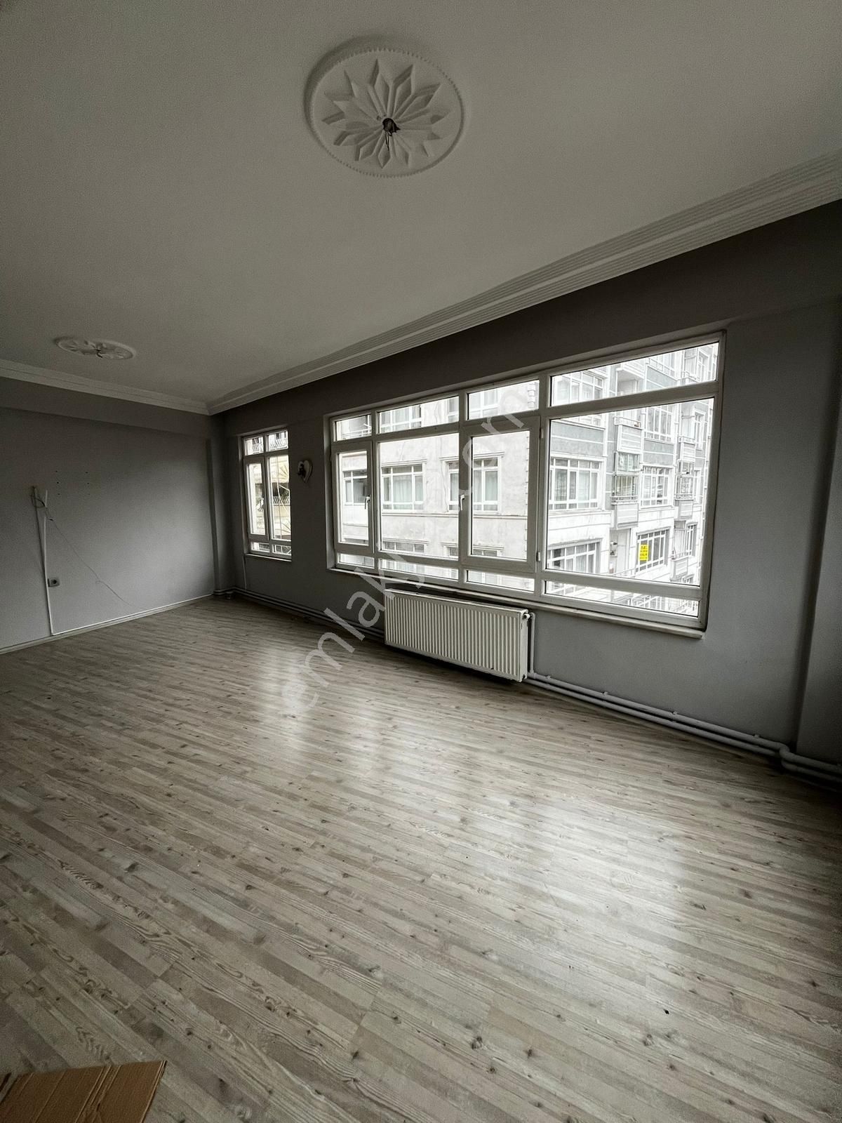 İlkadım Hürriyet Mahallesinde Satılık 2+1 Daire