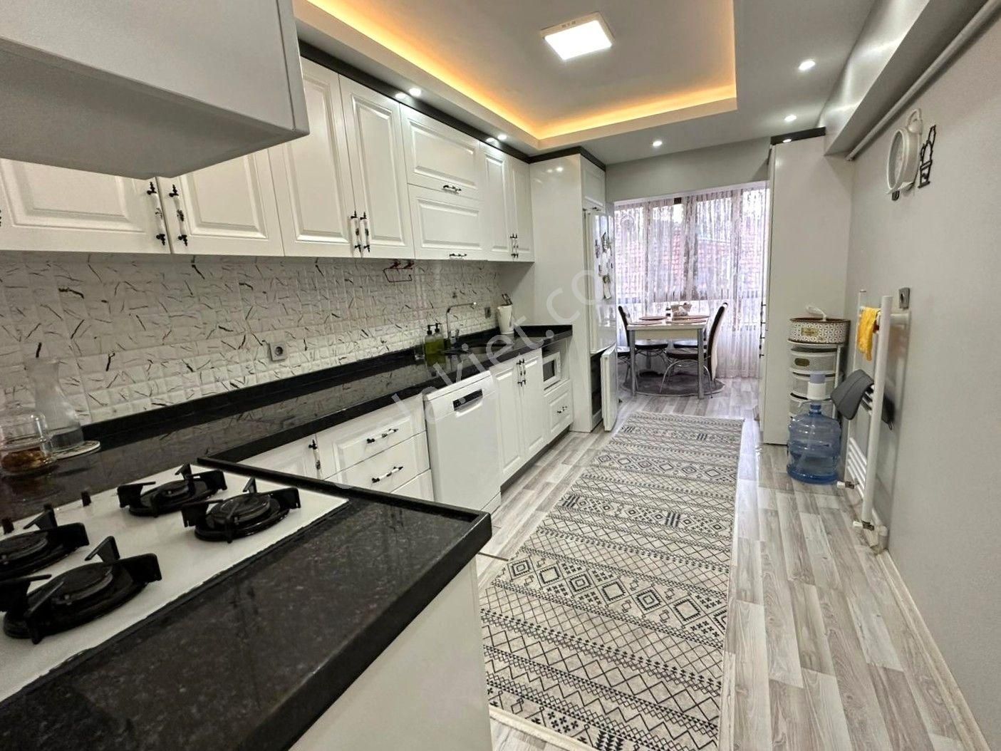 Ufuk Kılıç Emlak'tan Duru Tıp Merkezi Yanı 3+1 Ful Yapılı Daire