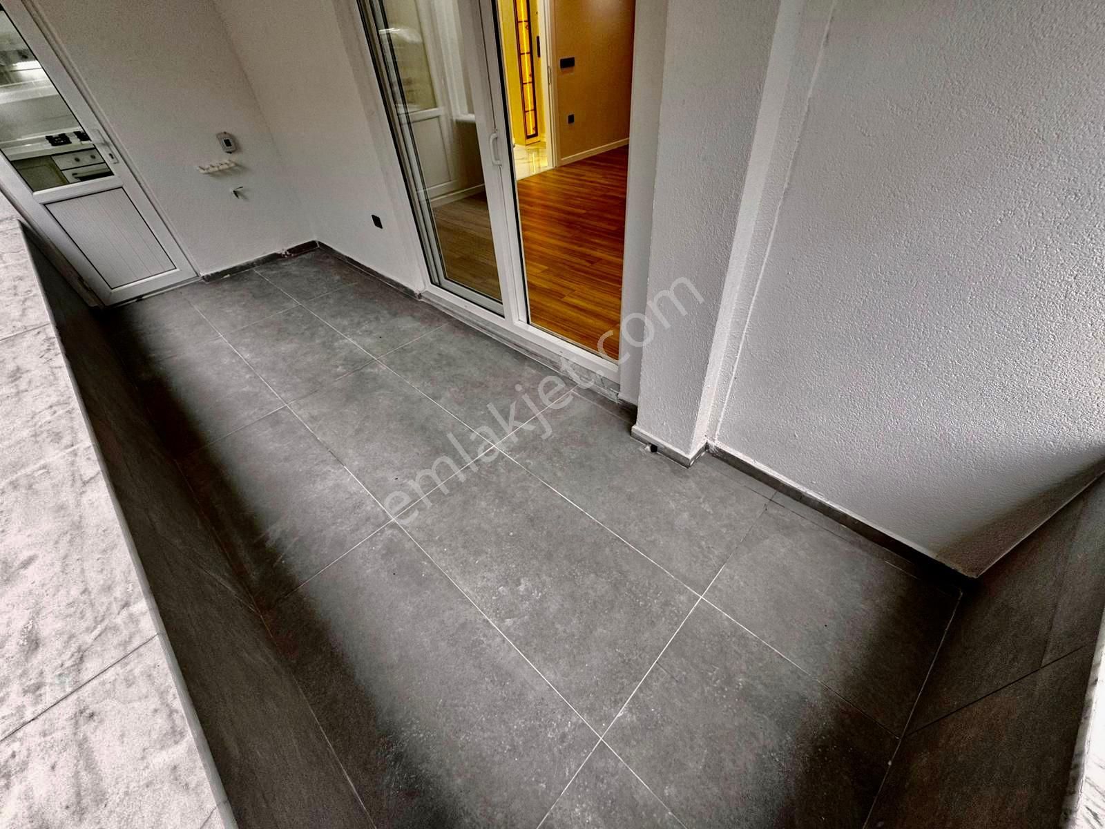 ▓karabuluttan▓akçay'da Nefes Kesen Tasarımlı & Ayrı Mutfak Geniş 3+1 Satılık Daire - Görsel 13