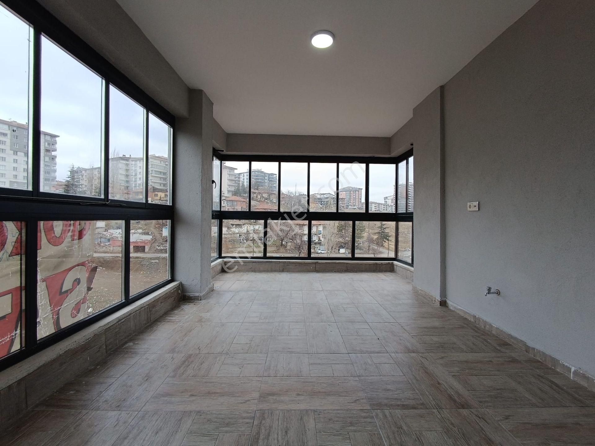 Kent'ten Neşet Ertaş Cadde Manzaralı 4+1 Full +full Yapılı Sıfır Dubleks - Görsel 33