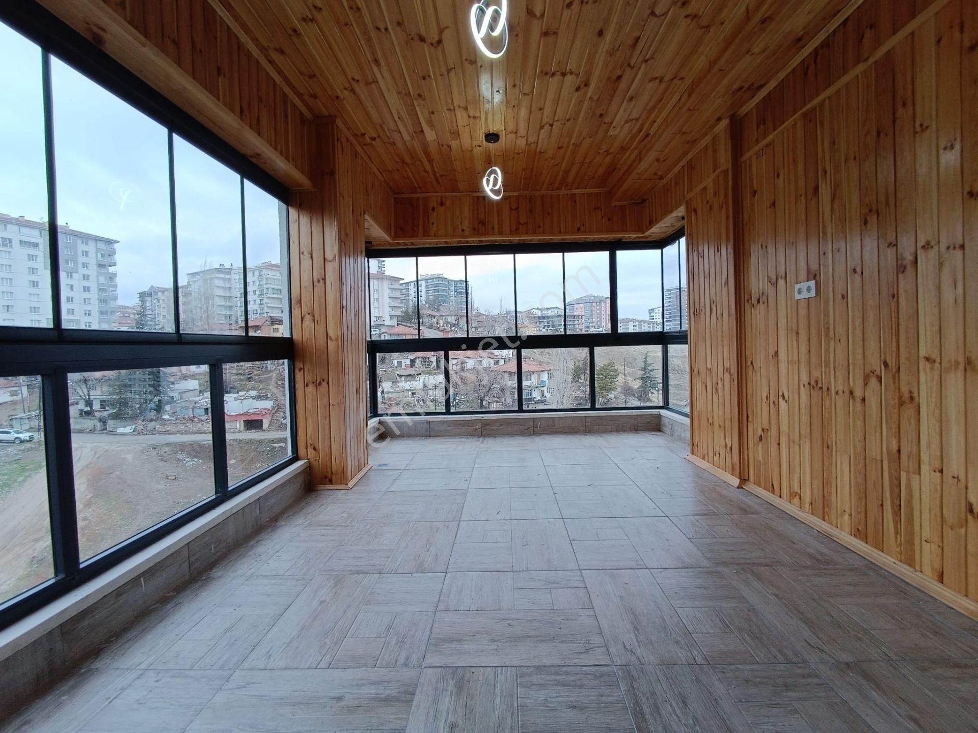 Kent'ten Neşet Ertaş Cadde Manzaralı 4+1 Full +full Yapılı Sıfır Dubleks