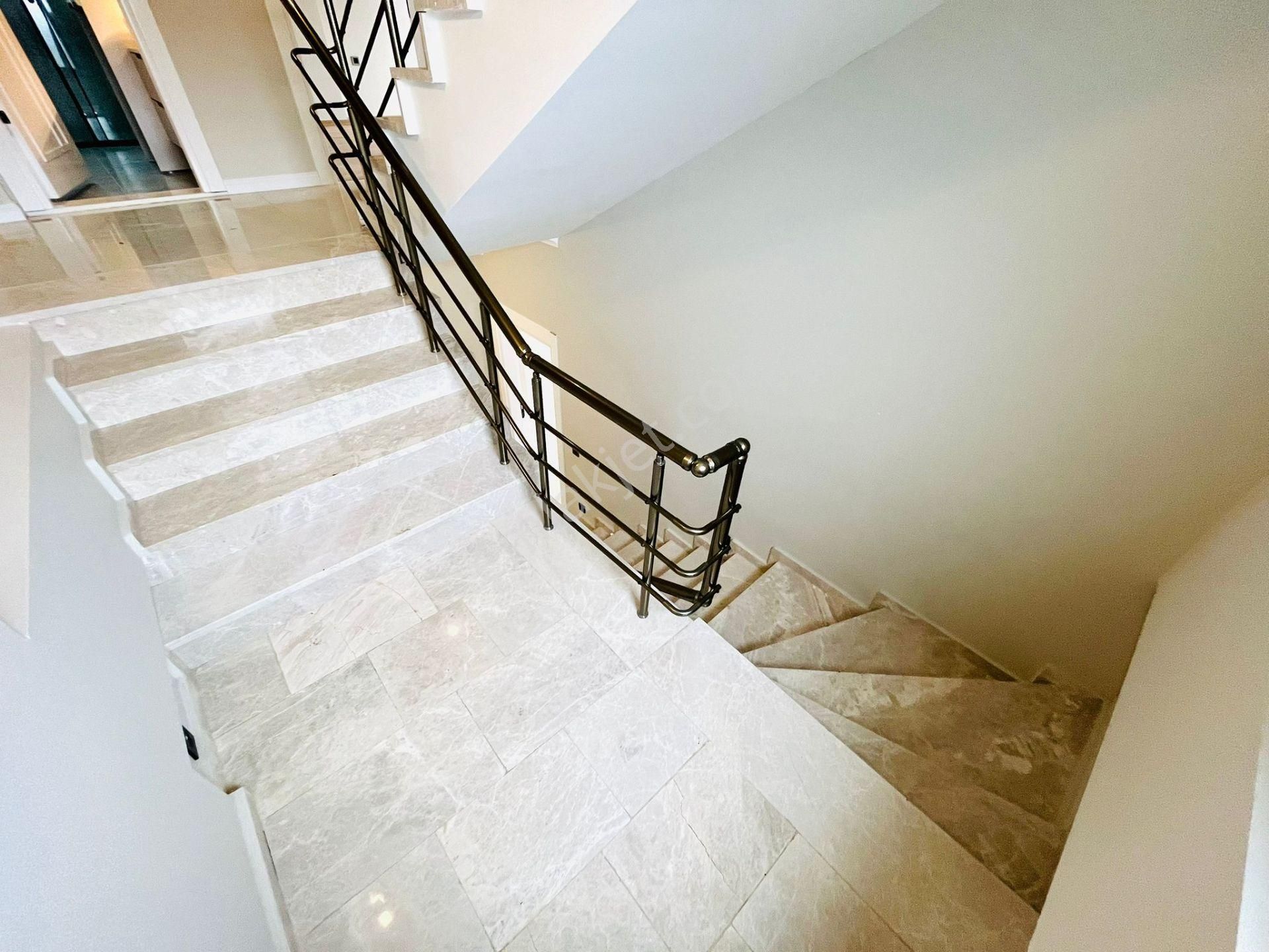 Yükselden Gürede Uygun Fiyat Ultra Lüx Tasarım 3+1 Satılık Villa - Görsel 17