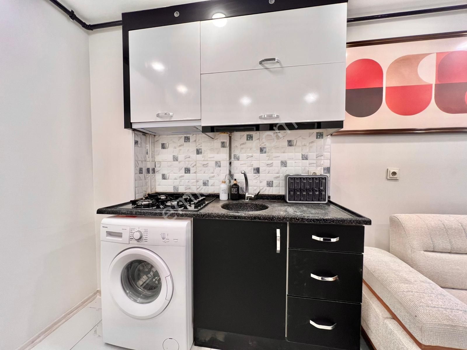 Arakat Sıfır Eşyalı Yatırımlık Merkezi Konumda 1+1 Satılık Apart - Görsel 17