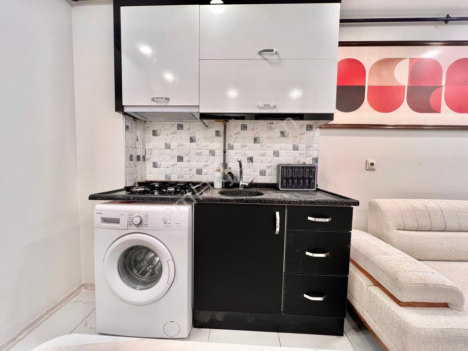 Arakat Sıfır Eşyalı Yatırımlık Merkezi Konumda 1+1 Satılık Apart - Görsel 21