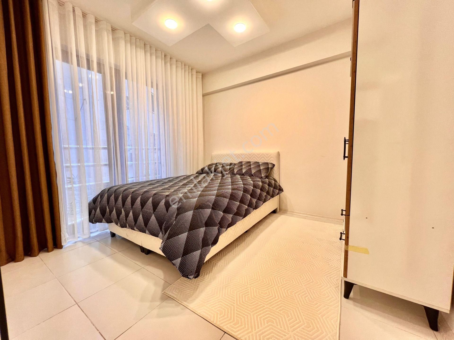 Arakat Sıfır Eşyalı Yatırımlık Merkezi Konumda 1+1 Satılık Apart - Görsel 18