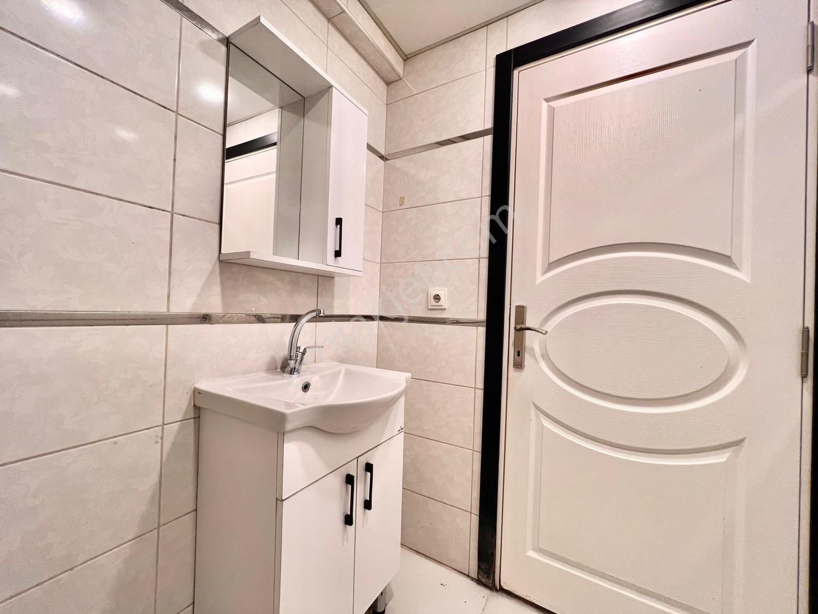 Arakat Sıfır Eşyalı Yatırımlık Merkezi Konumda 1+1 Satılık Apart - Görsel 14