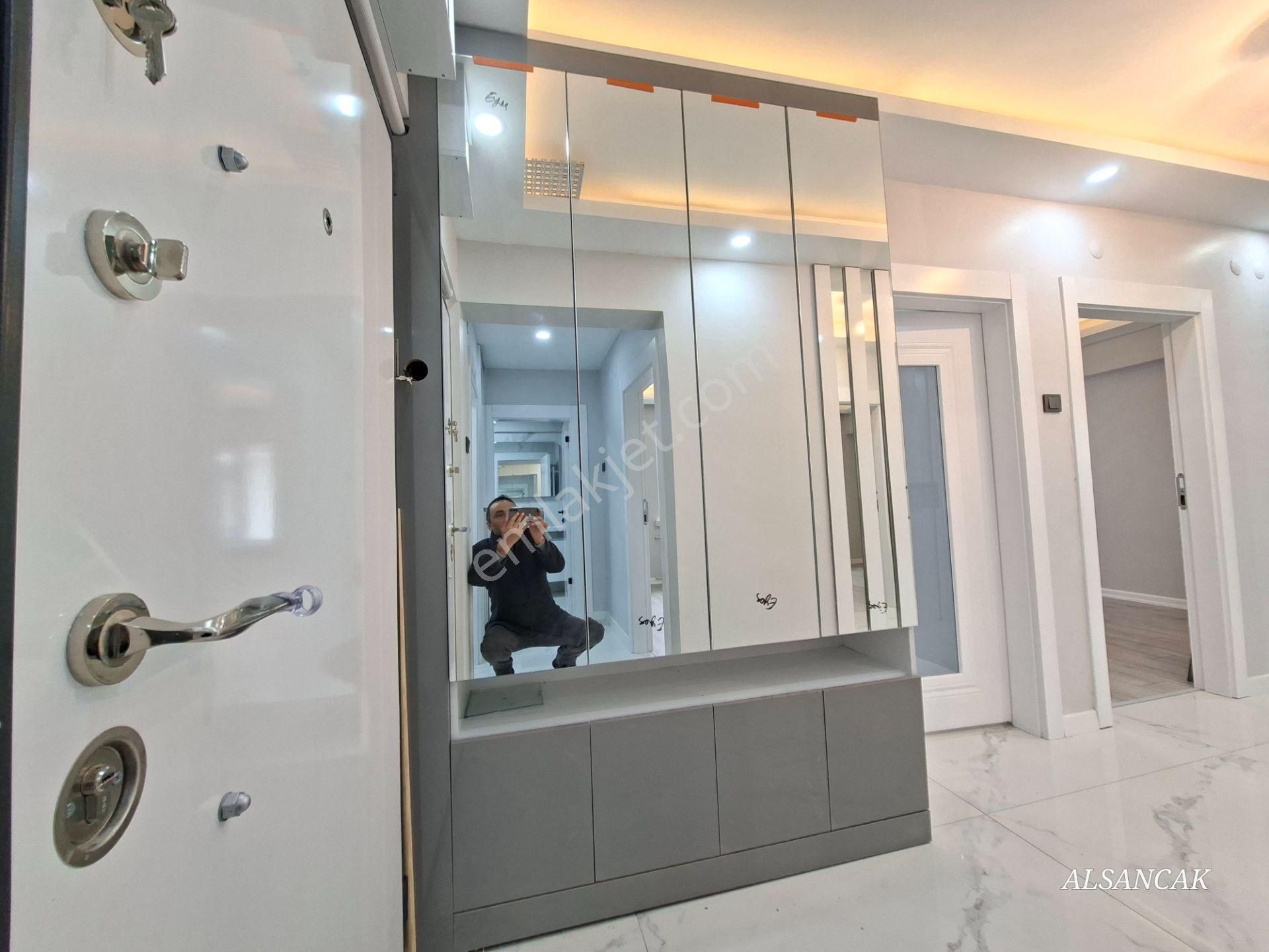 Elvan Mahallesinde Katta Çok Geniş 3+1 Daire Hızlı Trene Yakın - Görsel 13