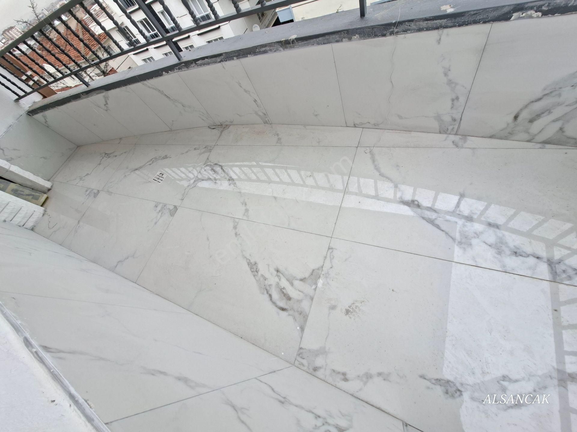 Elvan Mahallesinde Katta Çok Geniş 3+1 Daire Hızlı Trene Yakın - Görsel 26