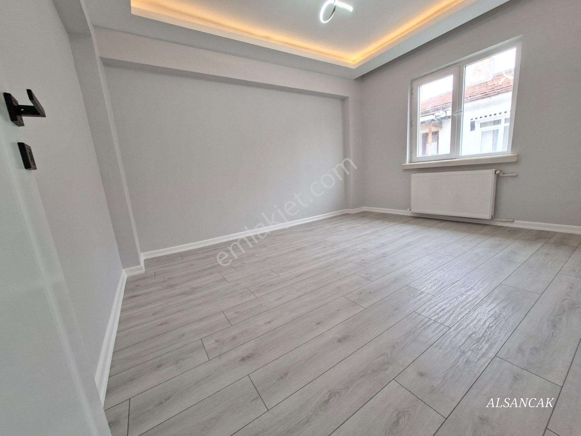 Elvan Mahallesinde Katta Çok Geniş 3+1 Daire Hızlı Trene Yakın - Görsel 16