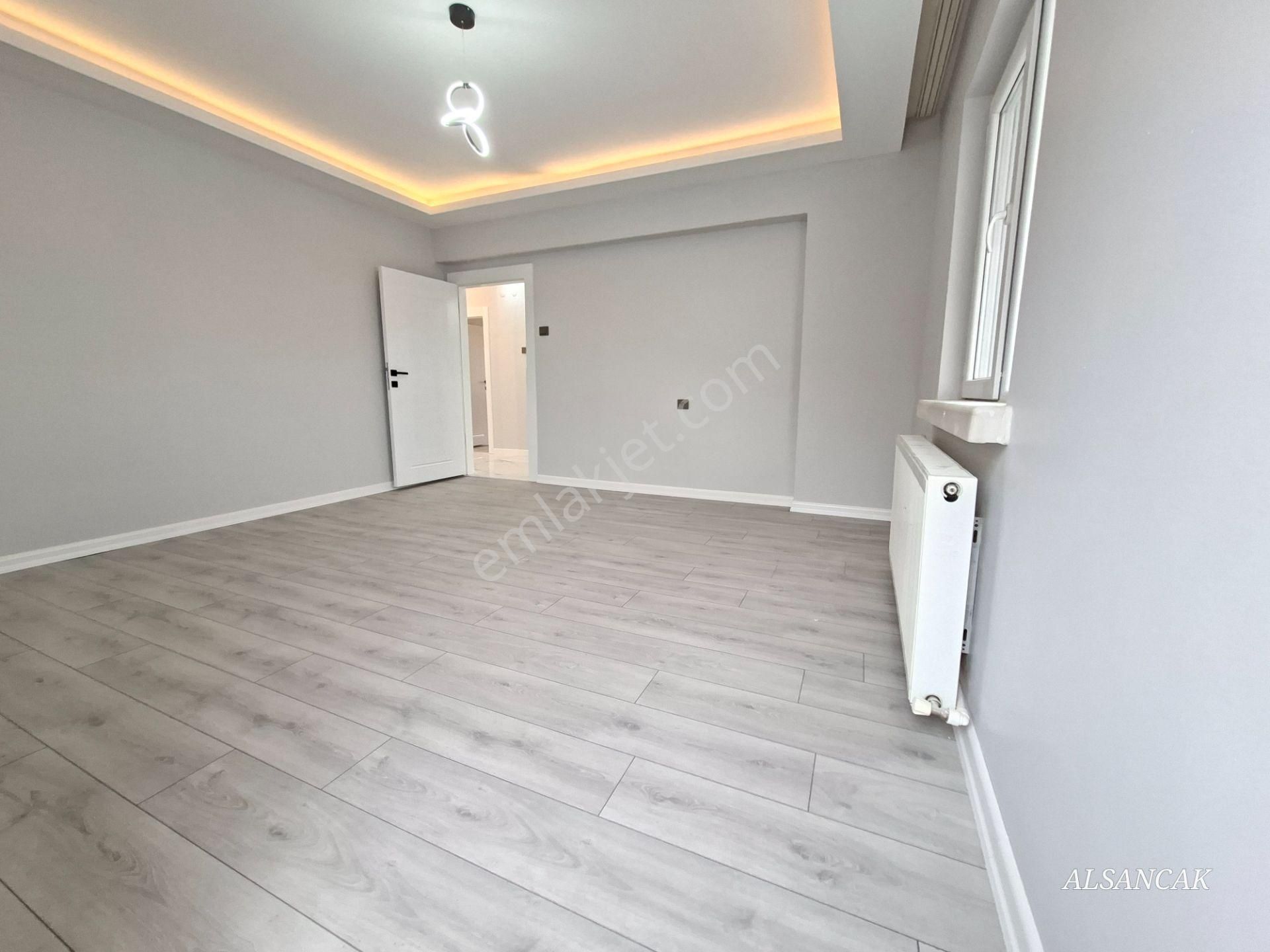 Elvan Mahallesinde Katta Çok Geniş 3+1 Daire Hızlı Trene Yakın - Görsel 25