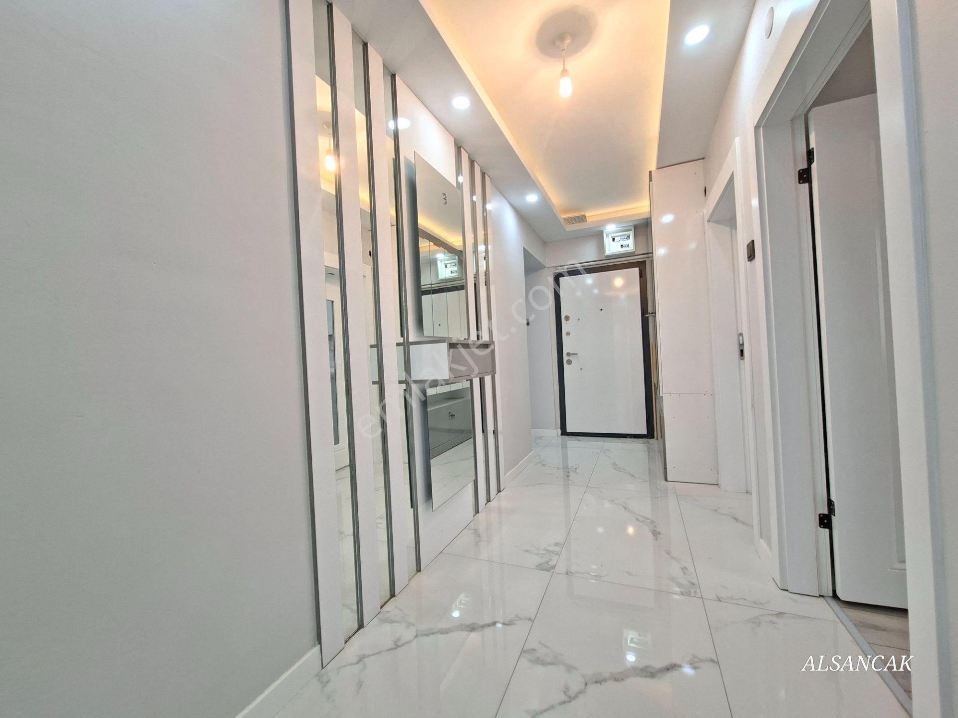 Elvan Mahallesinde Katta Çok Geniş 3+1 Daire Hızlı Trene Yakın - Görsel 12