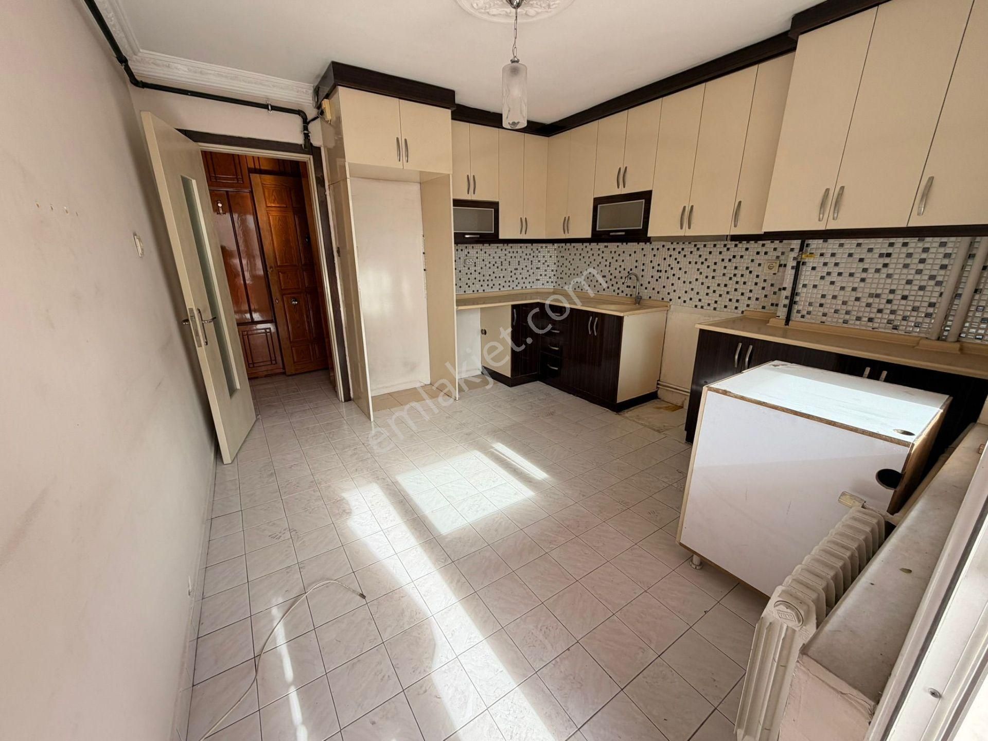 Ender Uysal Gayrimenkulden Çınara Yakın 3+1 Satılık Geniş Daire...